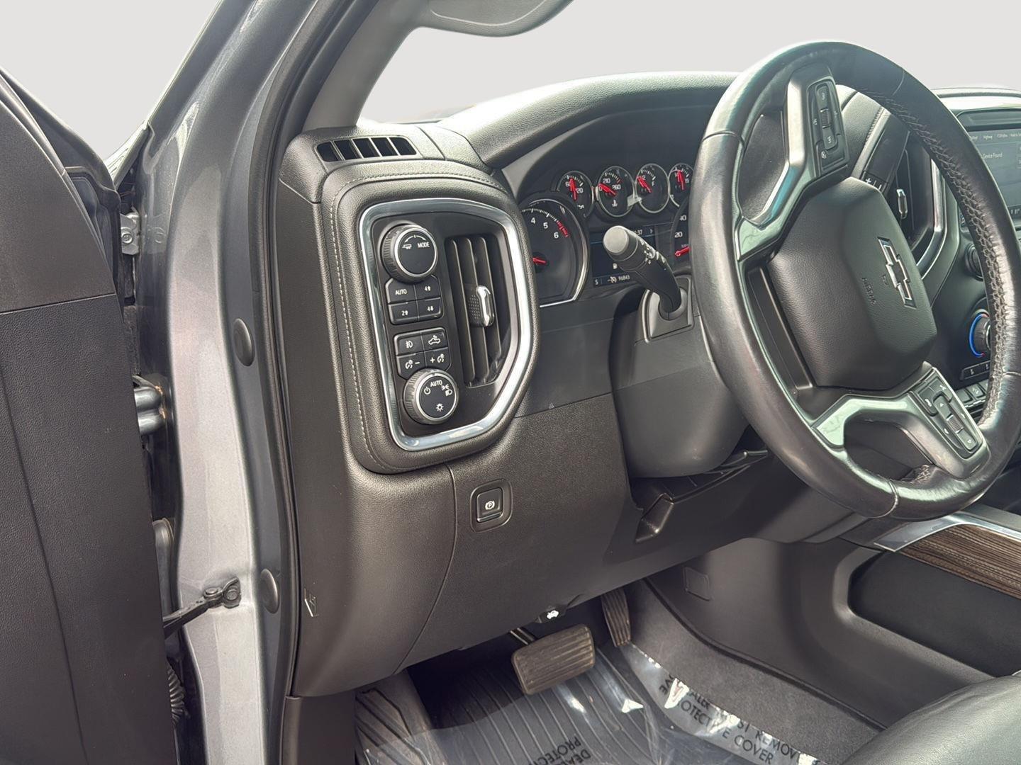 2021 Chevrolet Silverado 1500 RST photo 11