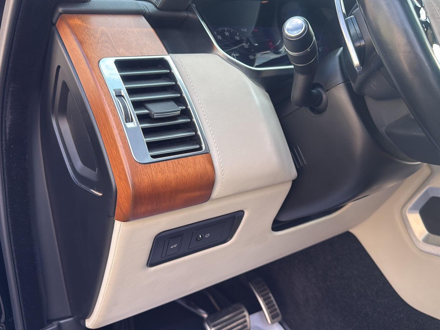2018 Land Rover Range Rover SuperCharged Autobiography photo 13