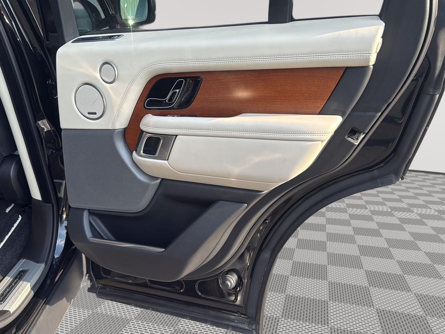 2018 Land Rover Range Rover SuperCharged Autobiography photo 26