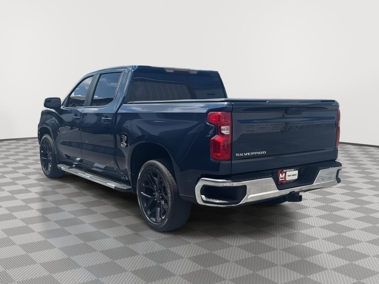 2020 Chevrolet Silverado 1500 LT photo 2
