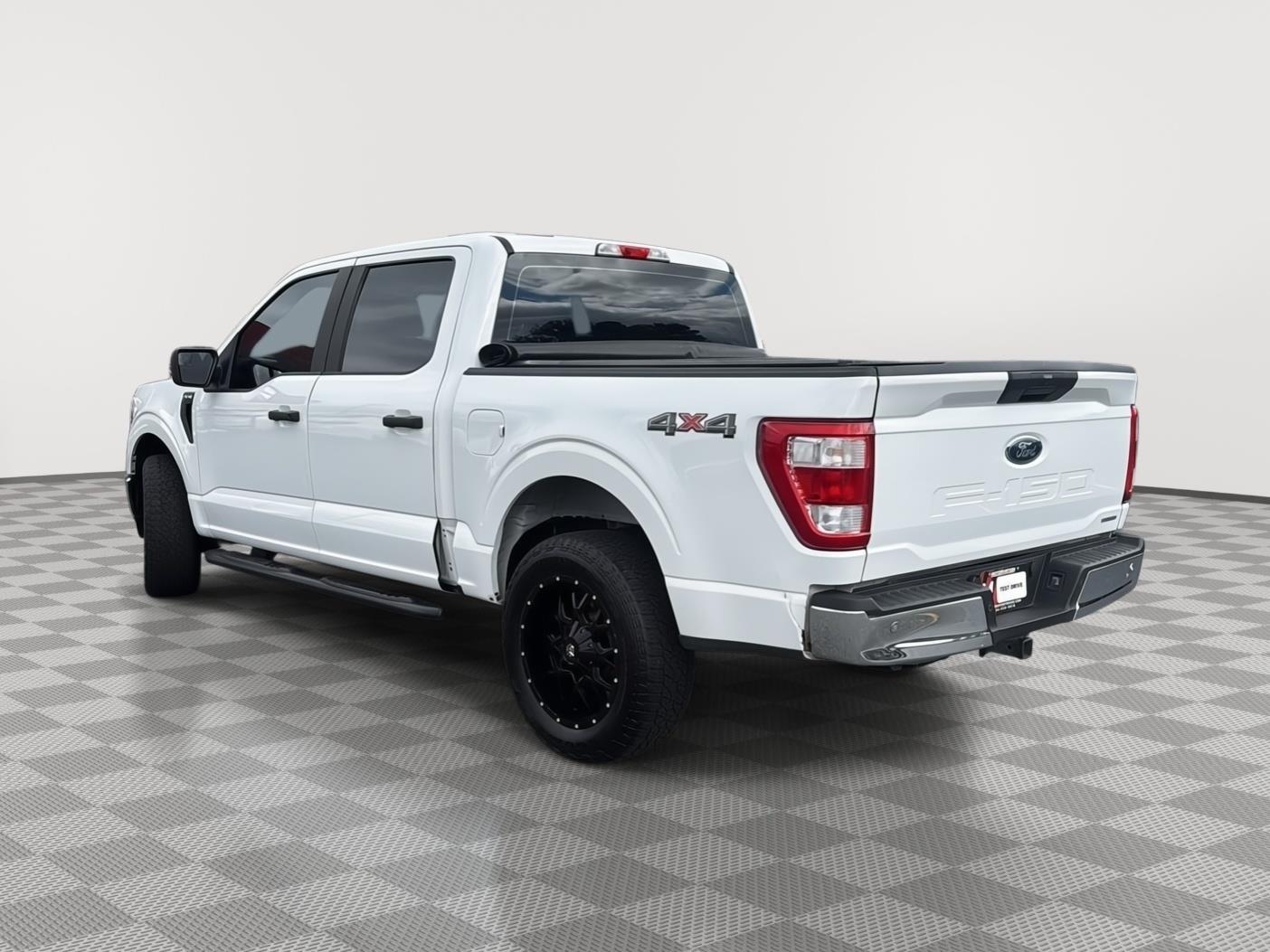 2021 Ford F-150 XL photo 3