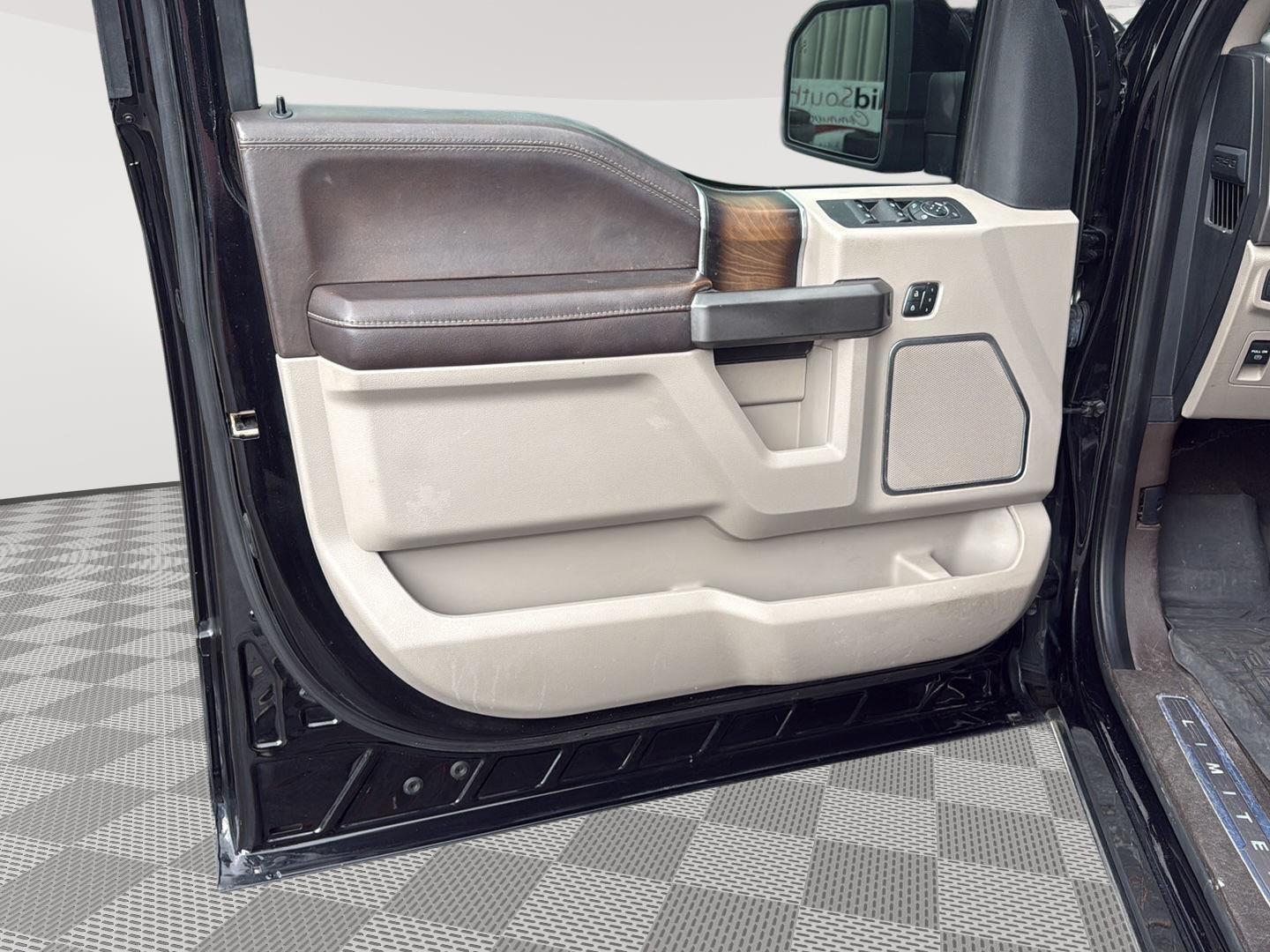 2019 Ford F-150 Limited photo 9