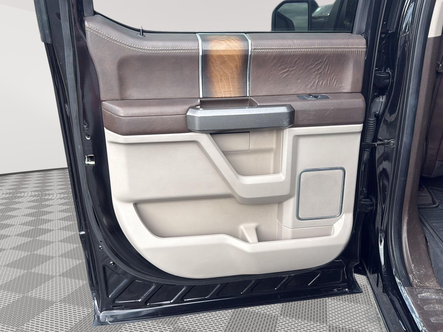 2019 Ford F-150 Limited photo 19