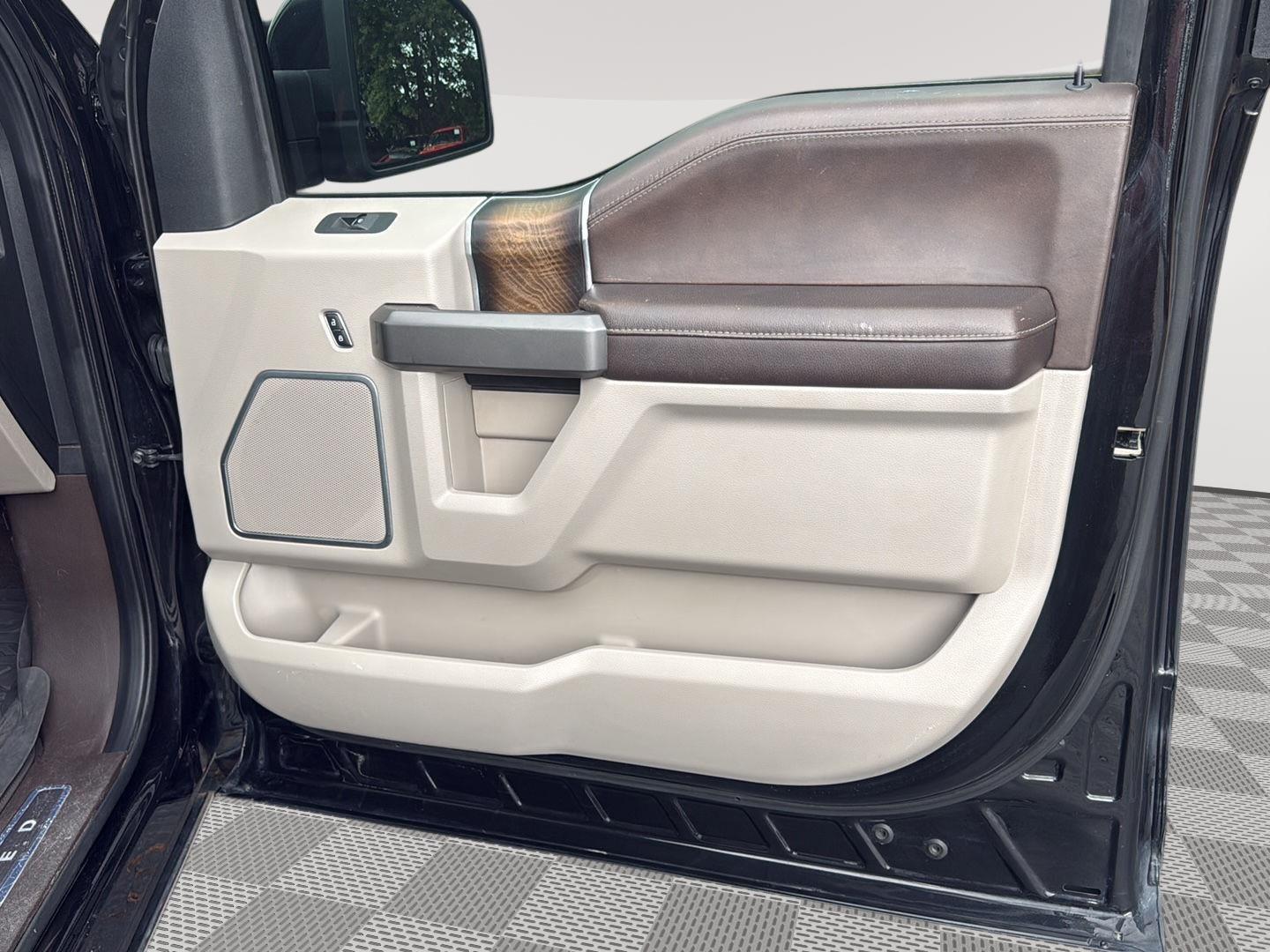 2019 Ford F-150 Limited photo 35