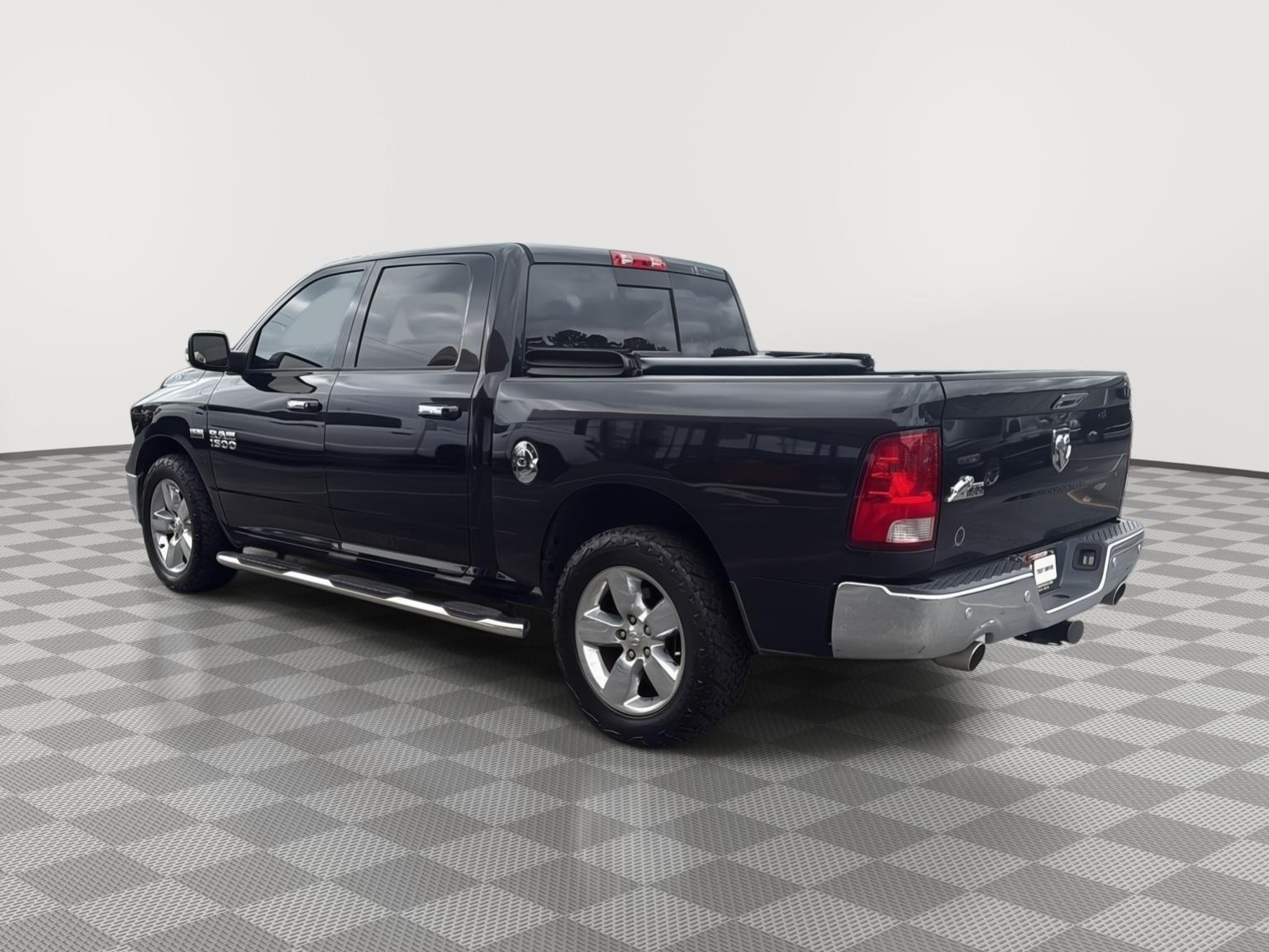 2017 Ram 1500 Big Horn photo 3