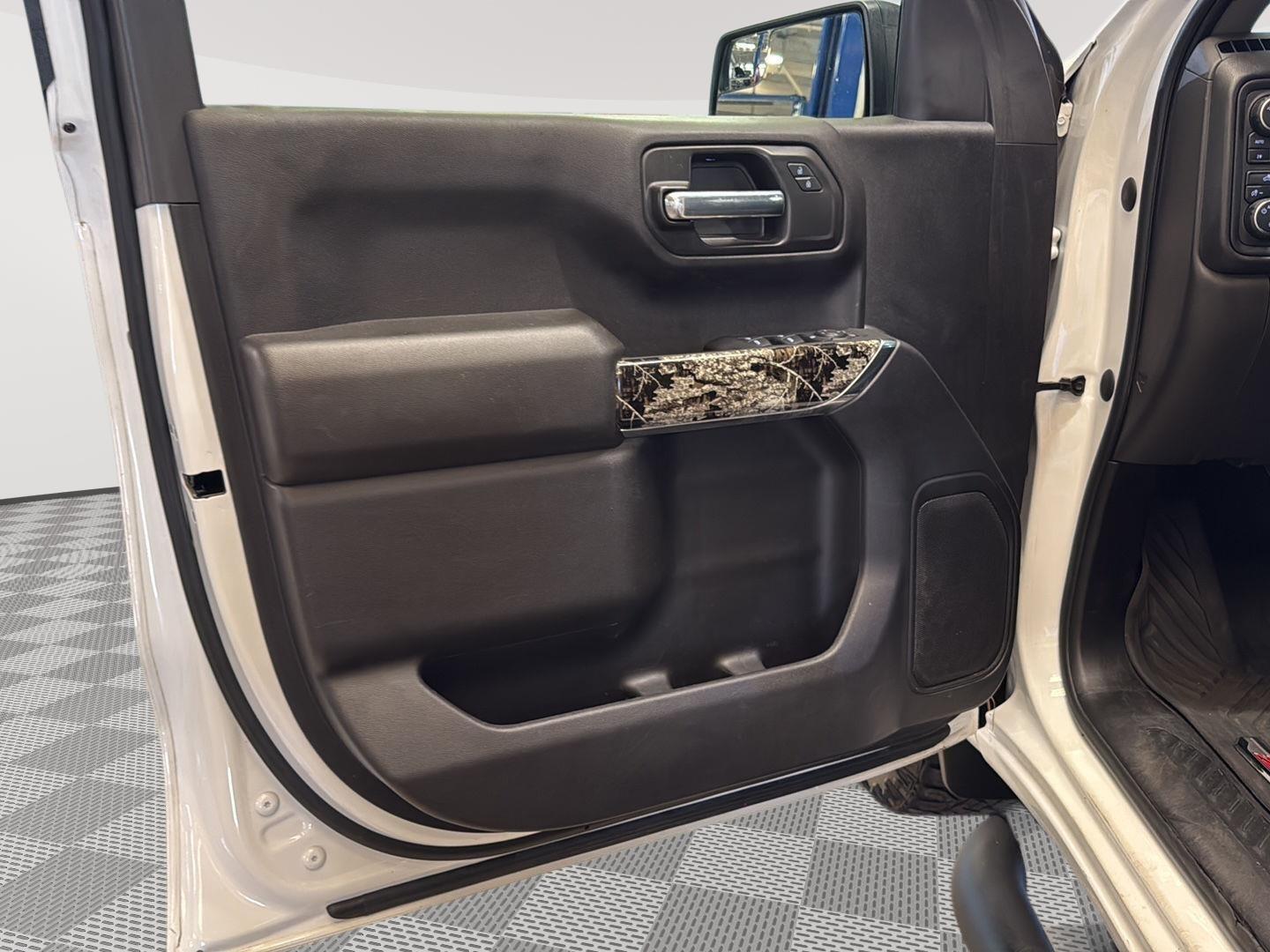 2022 Chevrolet Silverado 1500 Custom Trail Boss photo 9