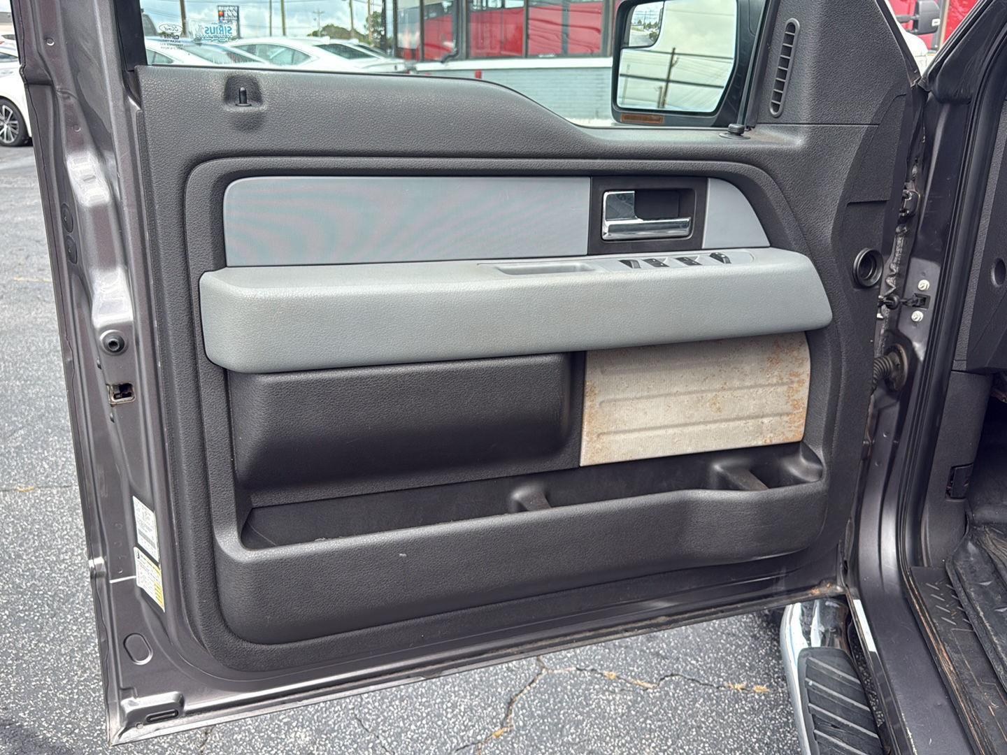 2014 Ford F-150 XLT photo 10