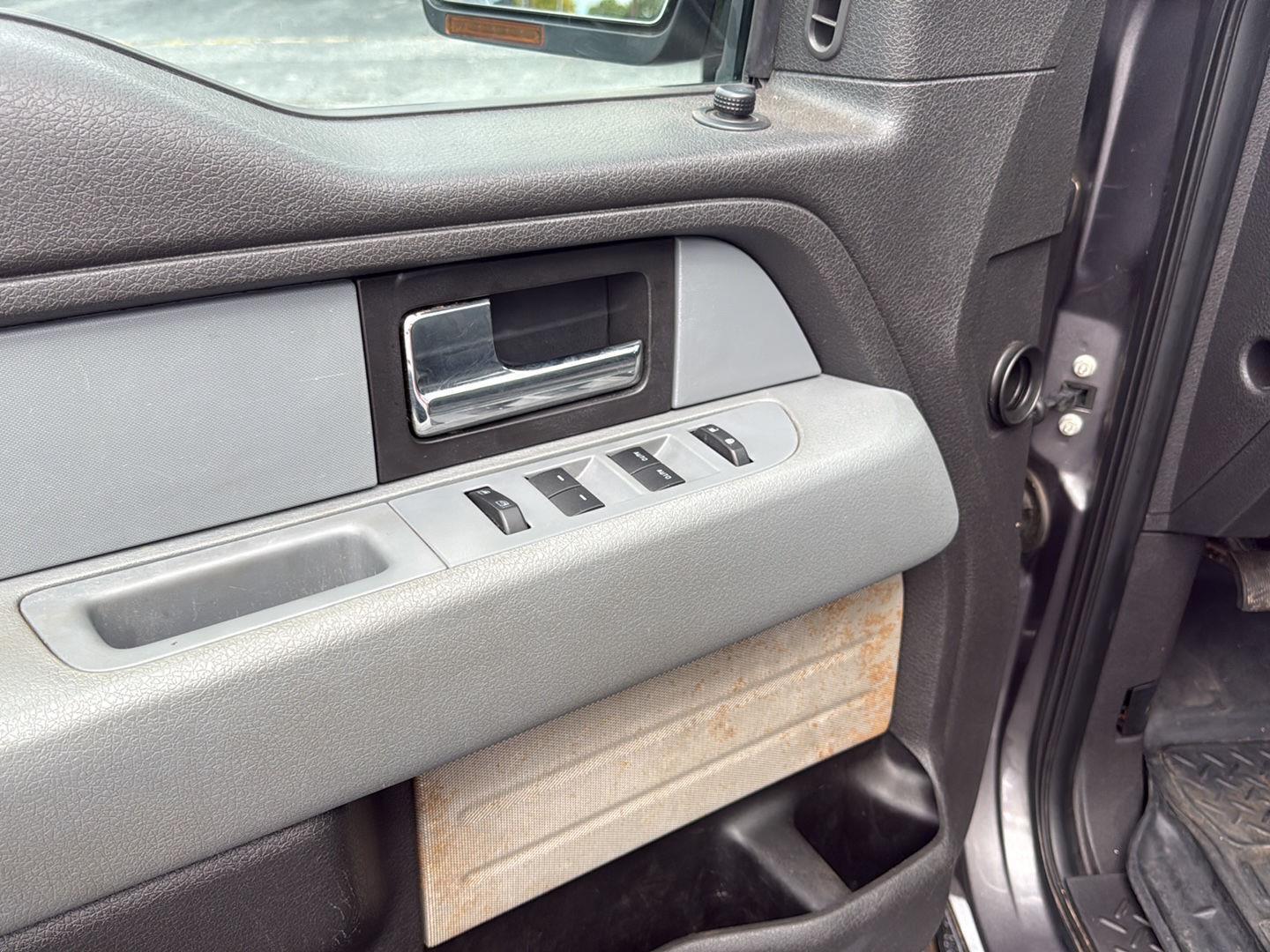 2014 Ford F-150 XLT photo 11