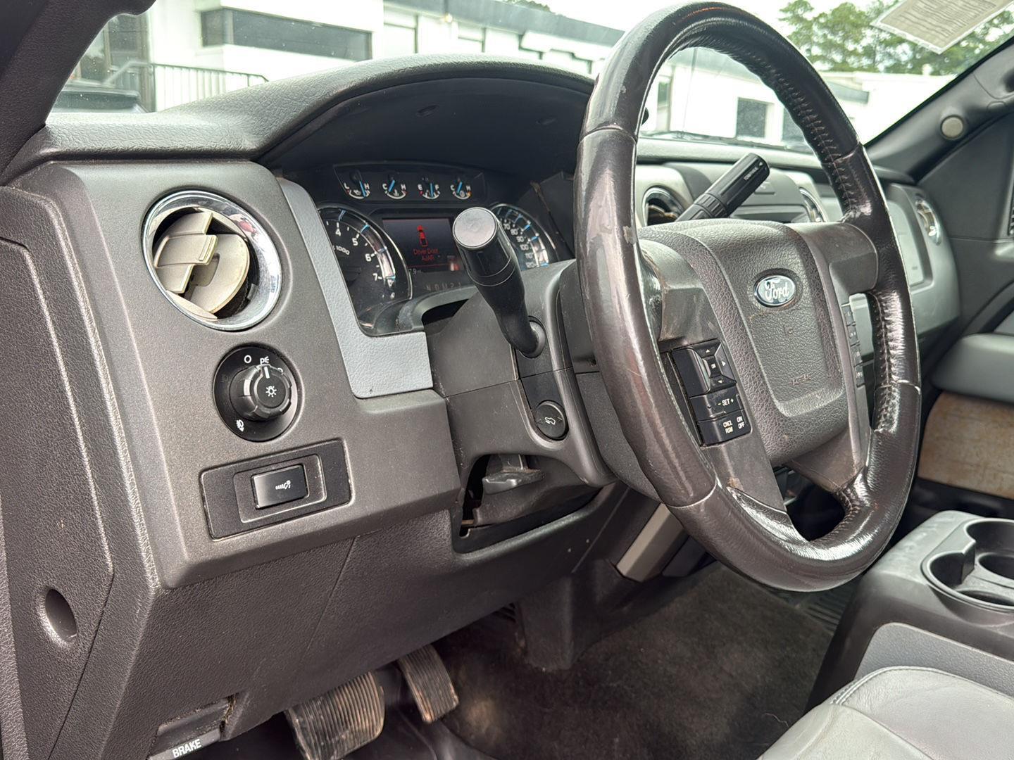 2014 Ford F-150 XLT photo 13