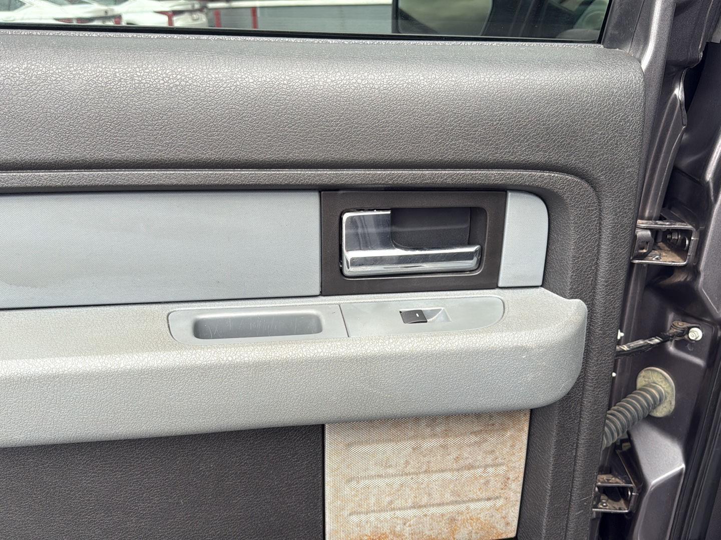 2014 Ford F-150 XLT photo 19