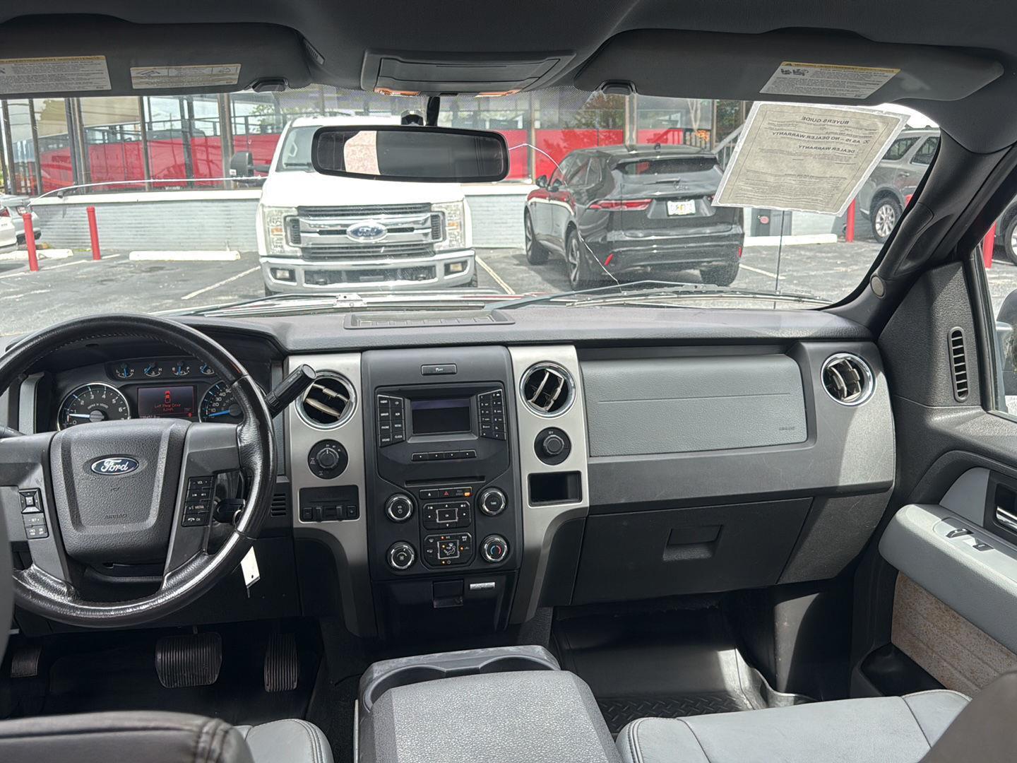 2014 Ford F-150 XLT photo 25