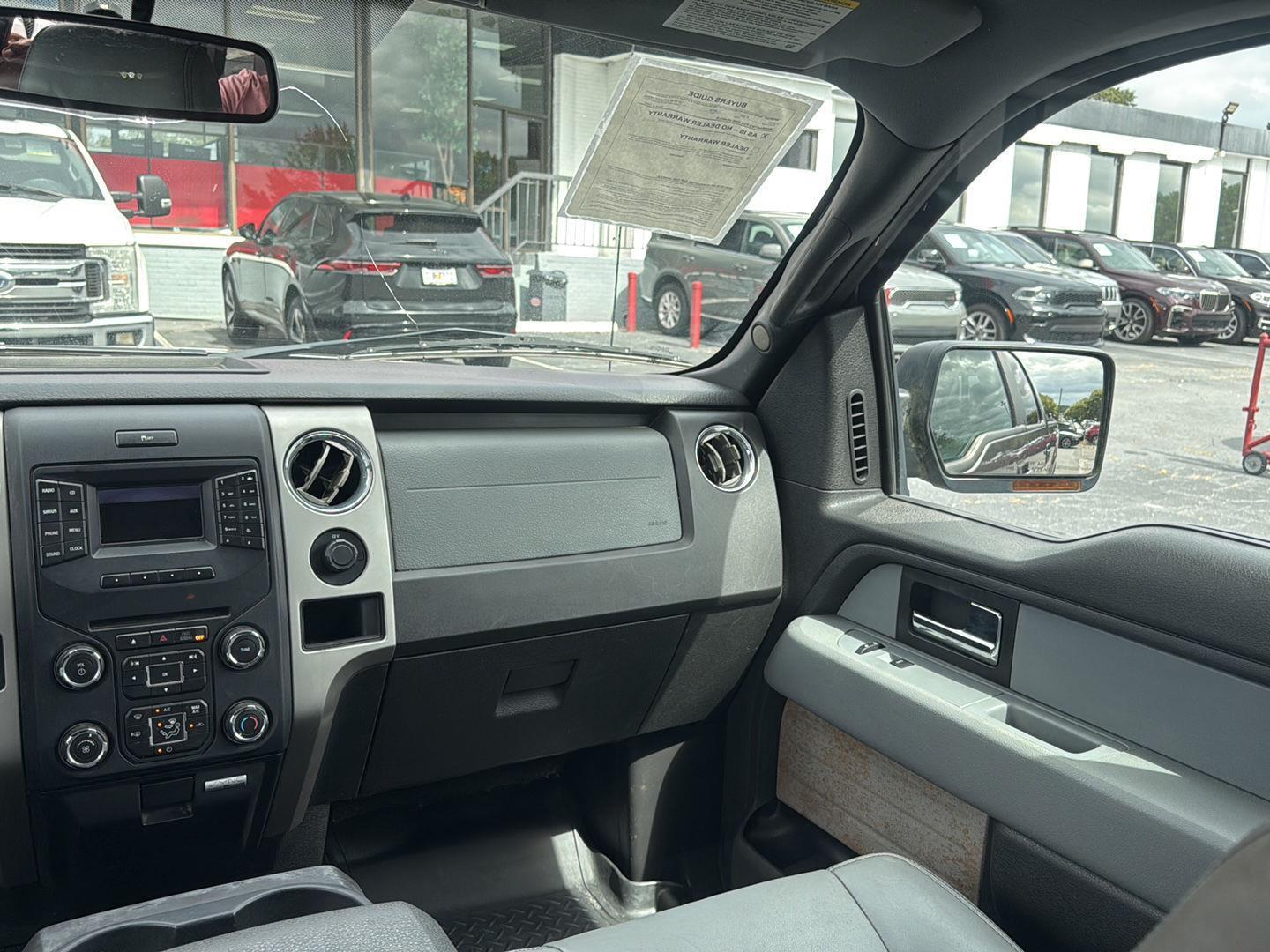 2014 Ford F-150 XLT photo 29