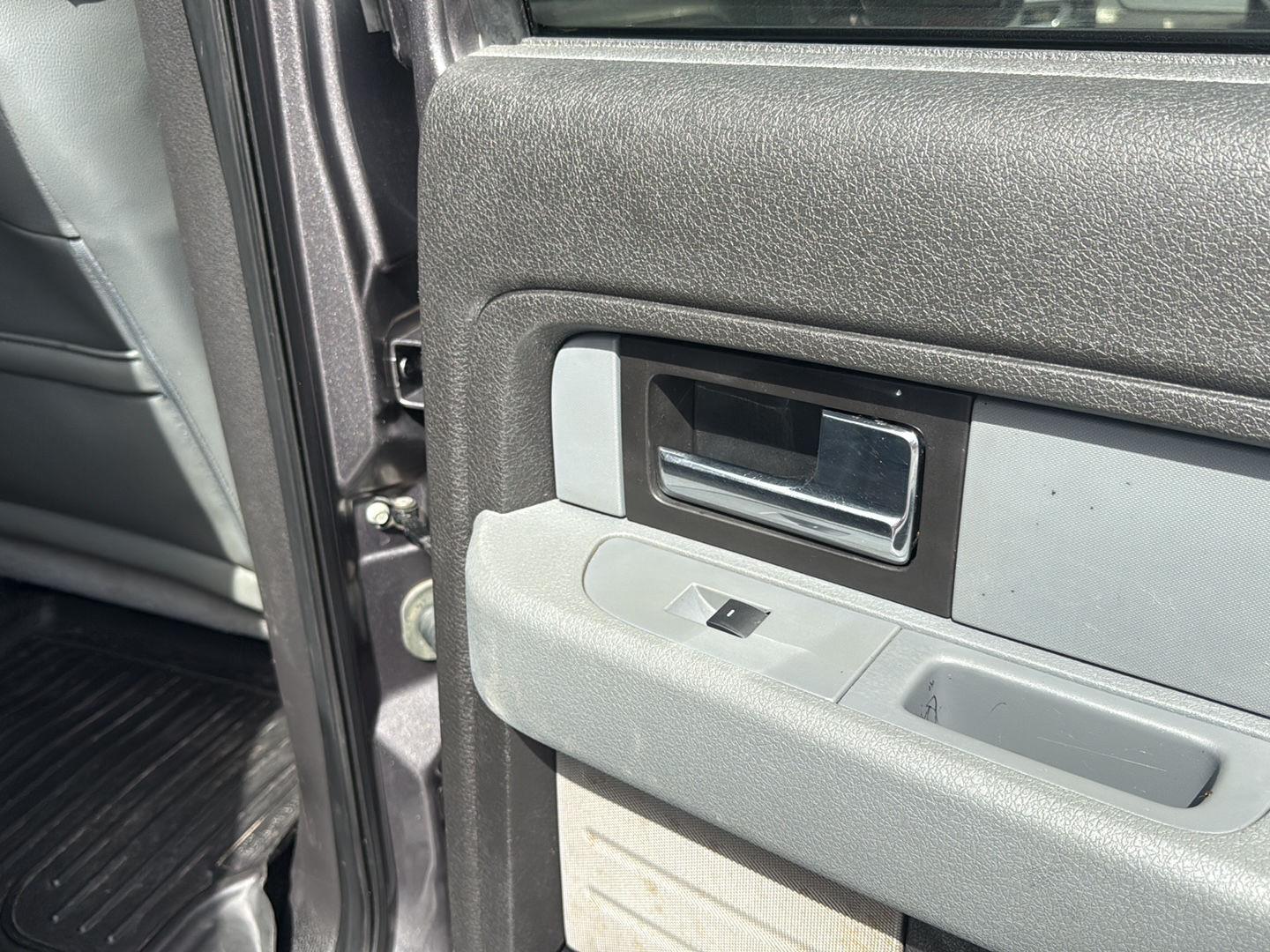2014 Ford F-150 XLT photo 34