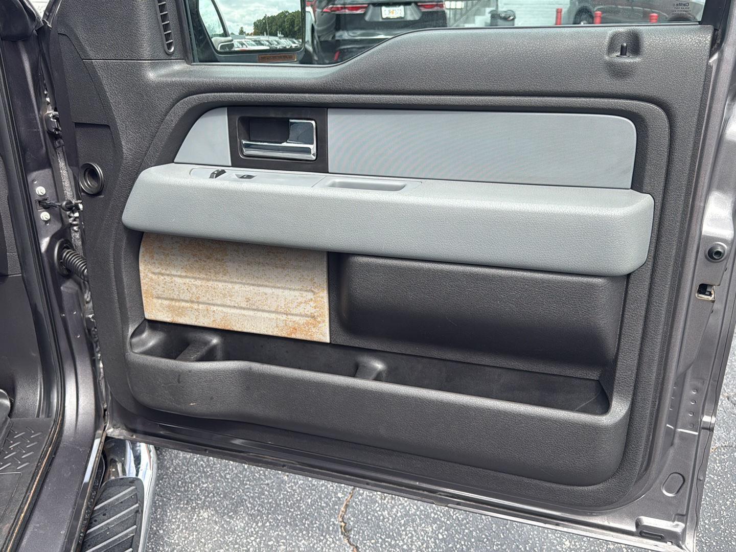 2014 Ford F-150 XLT photo 39