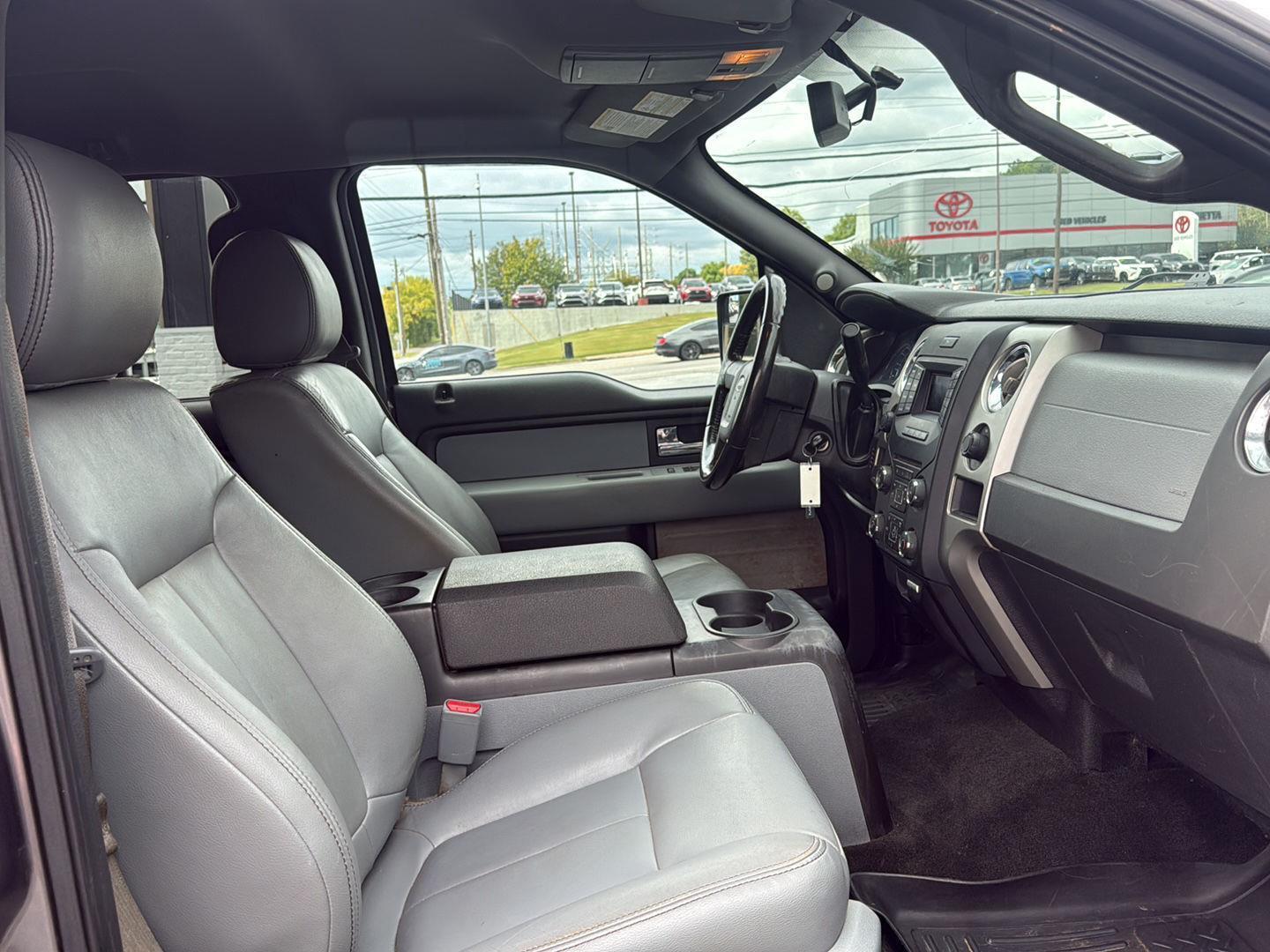 2014 Ford F-150 XLT photo 43