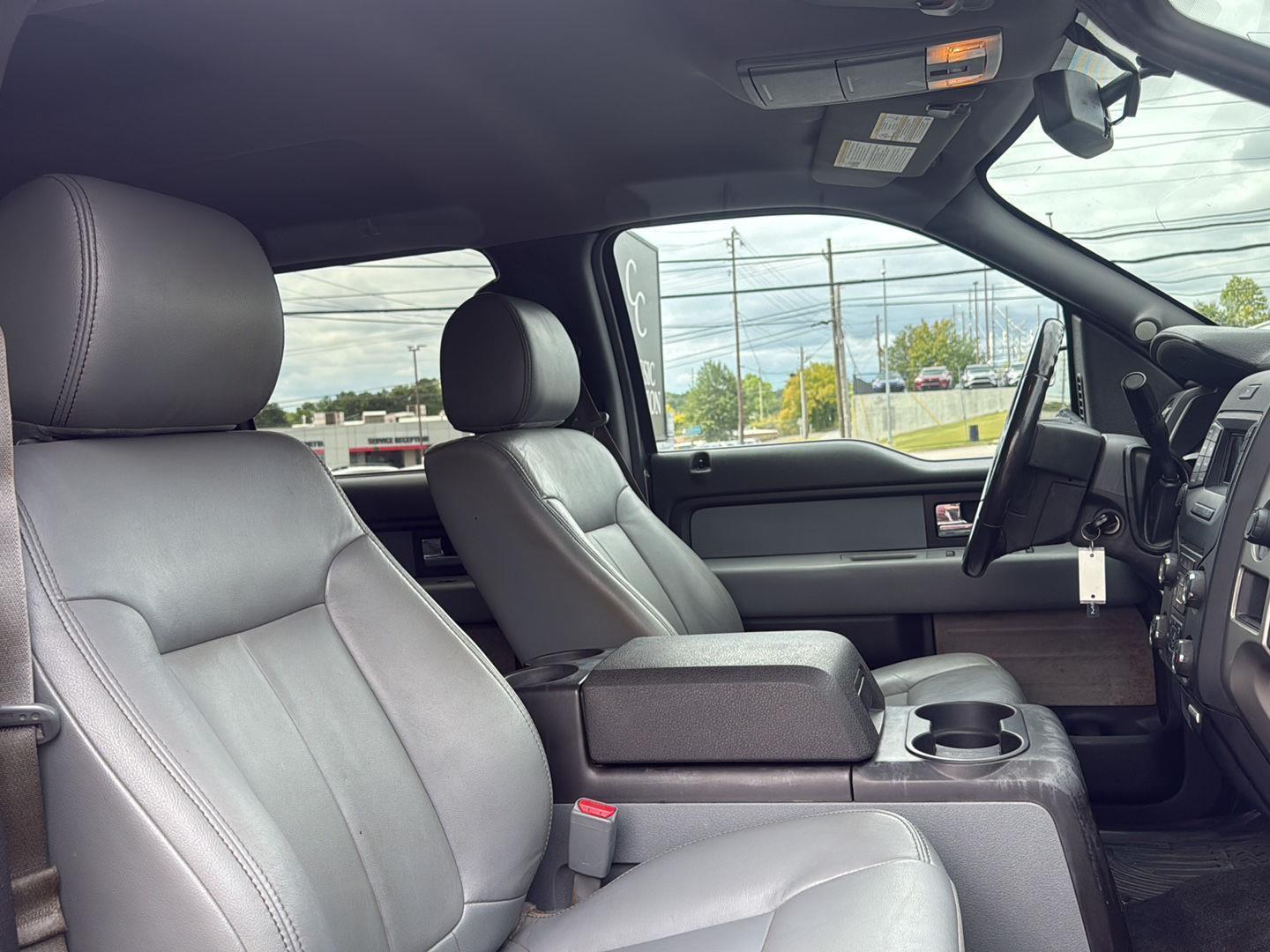 2014 Ford F-150 XLT photo 44