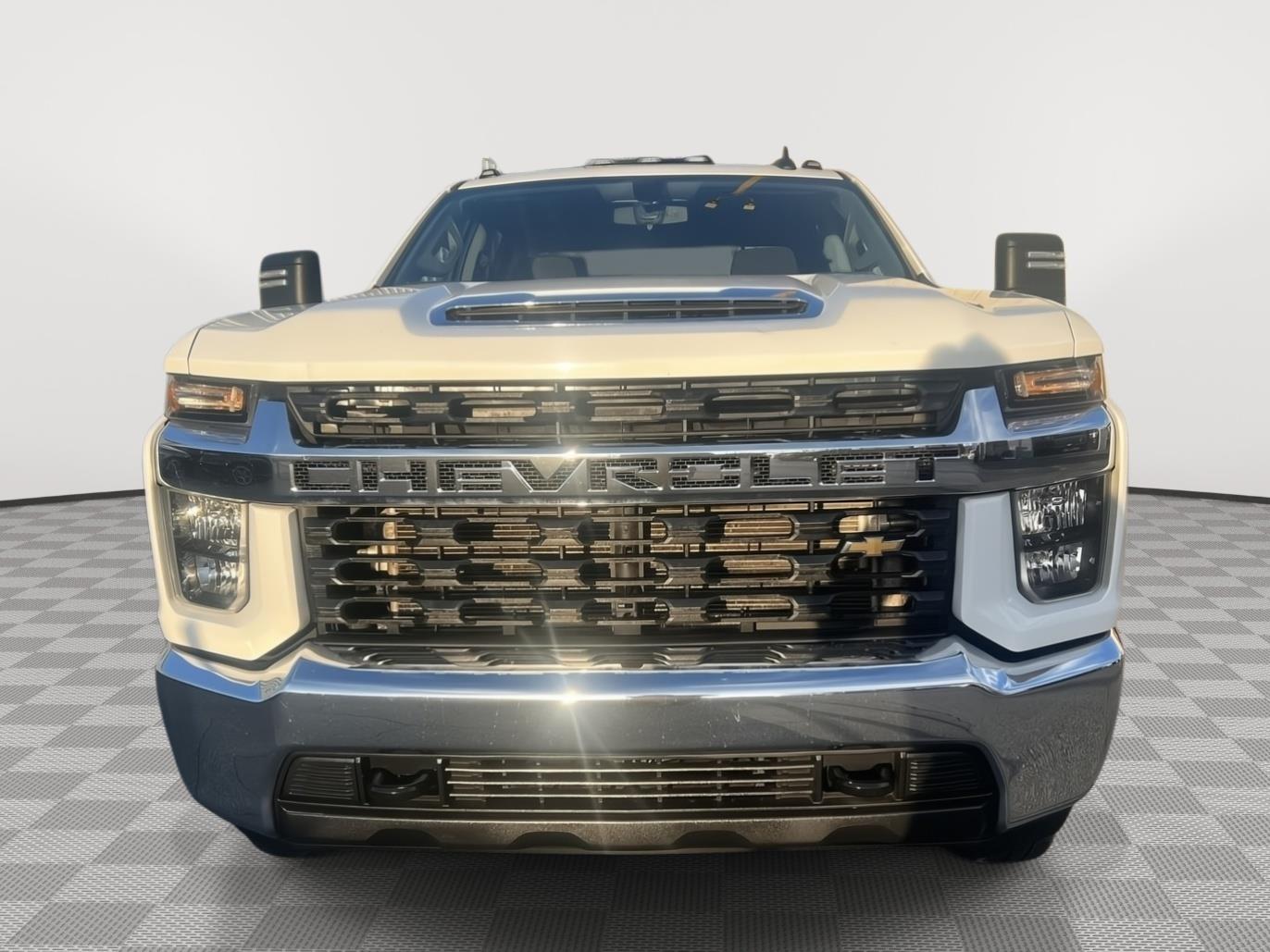 2023 Chevrolet Silverado 3500HD LT photo 2