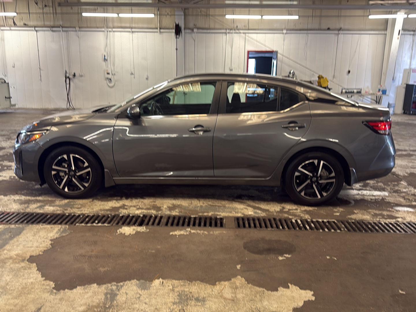 2024 Nissan Sentra SV photo 2