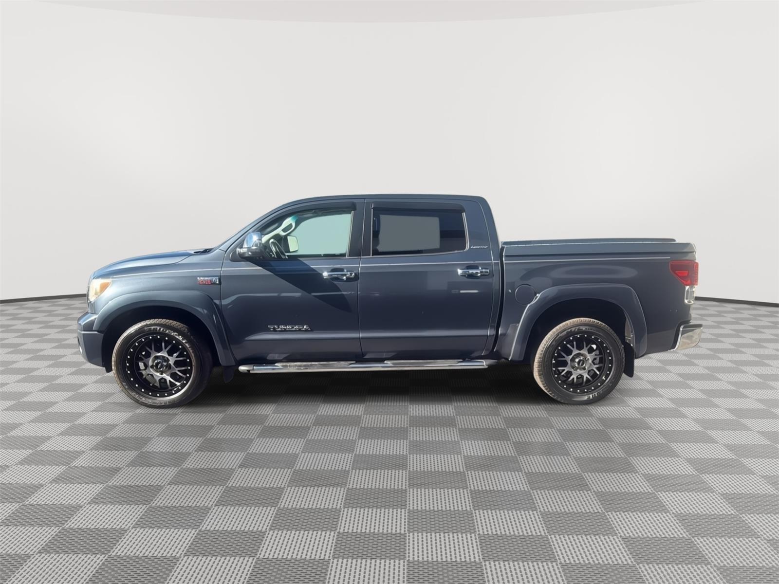 2010 Toyota Tundra Limited photo 2