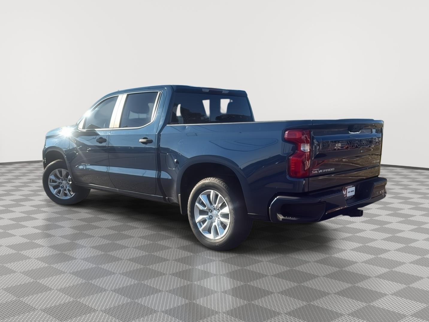 2022 Chevrolet Silverado 1500 Custom photo 3