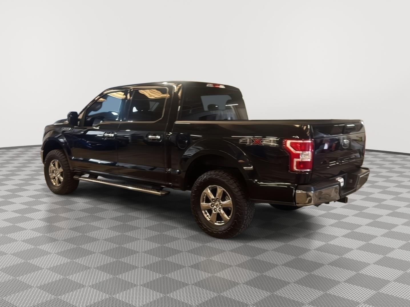 2019 Ford F-150 XLT photo 2