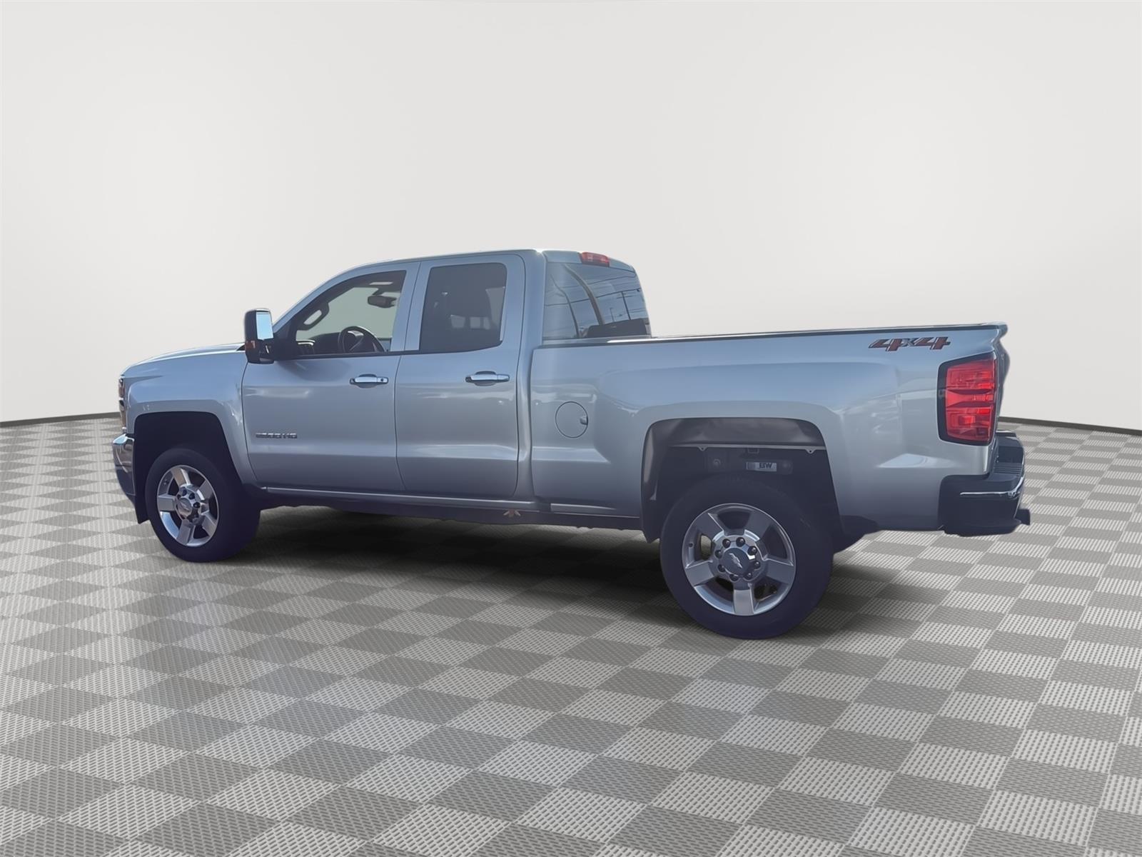 2019 Chevrolet Silverado 2500HD Work Truck photo 3