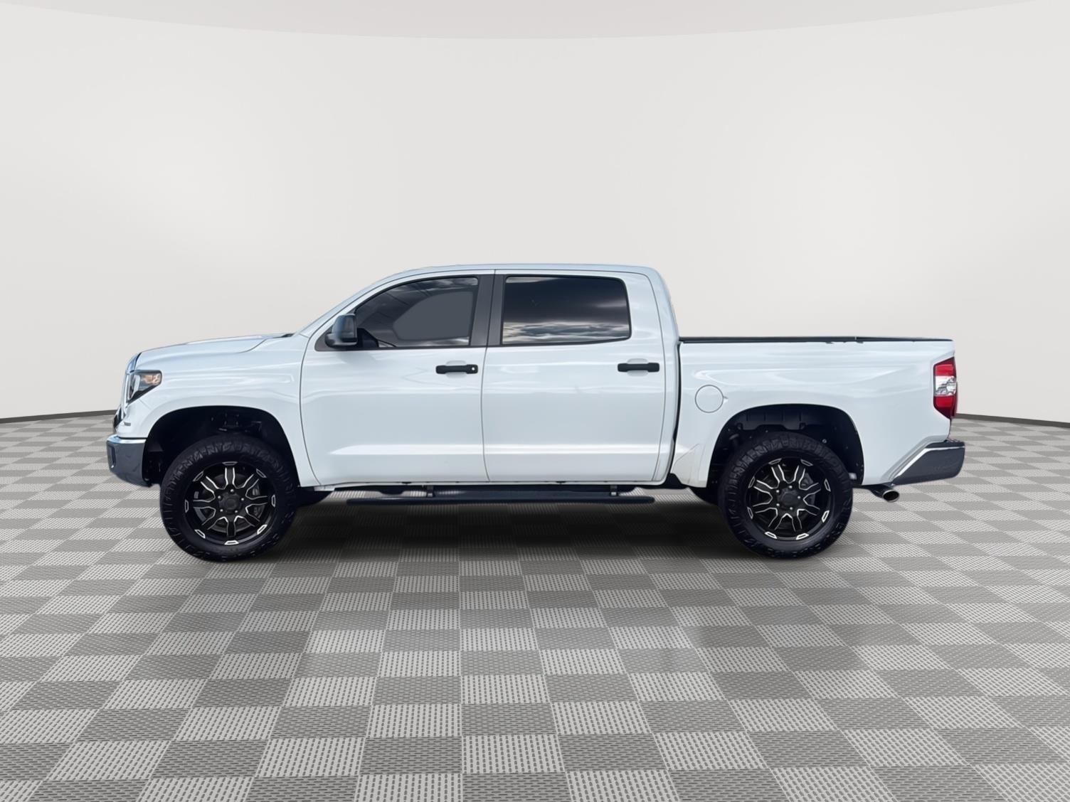 2014 Toyota Tundra SR5 photo 2