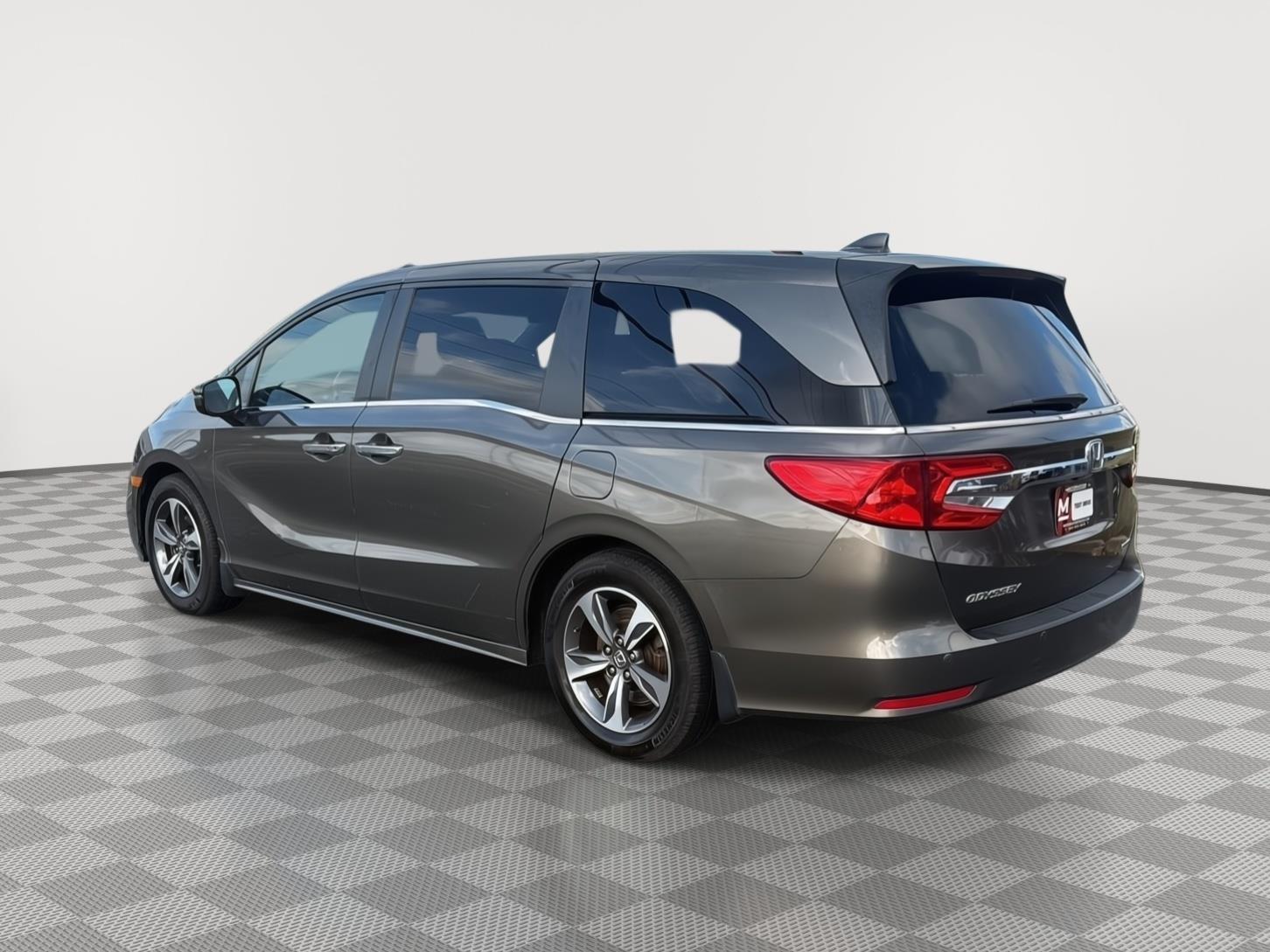 2018 Honda Odyssey Touring photo 3