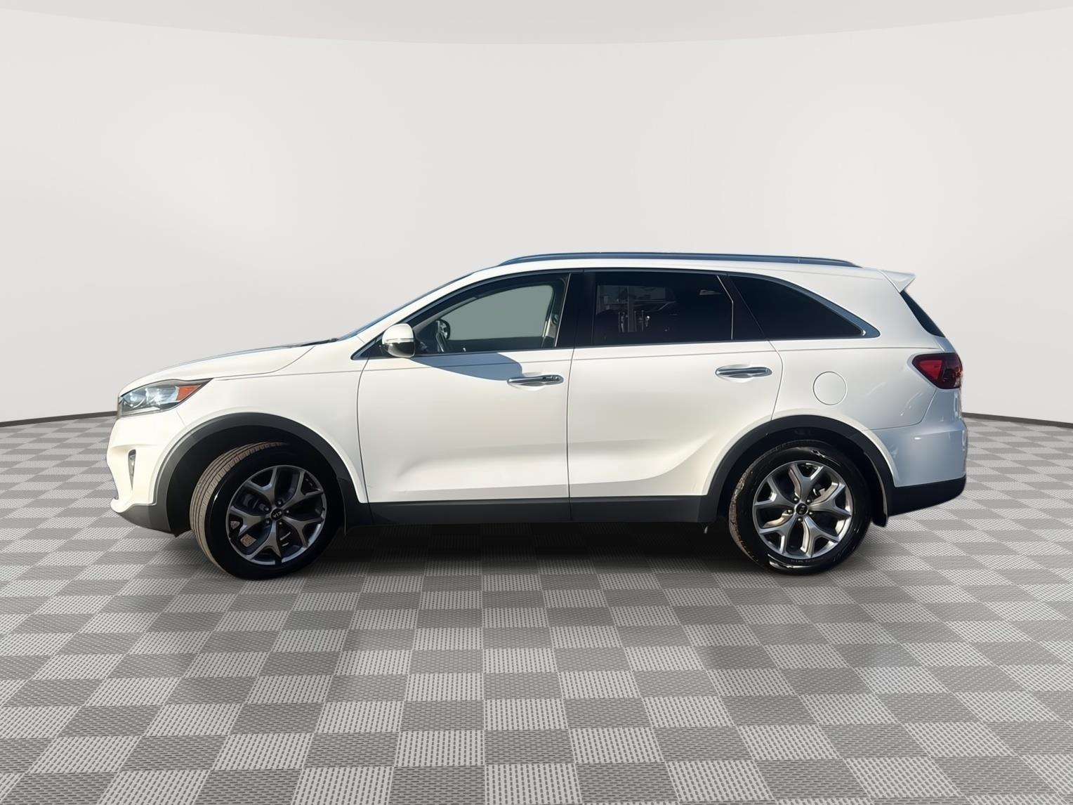 2019 Kia Sorento EX photo 2