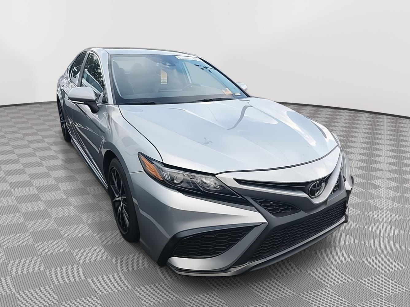 2022 Toyota Camry SE photo 3