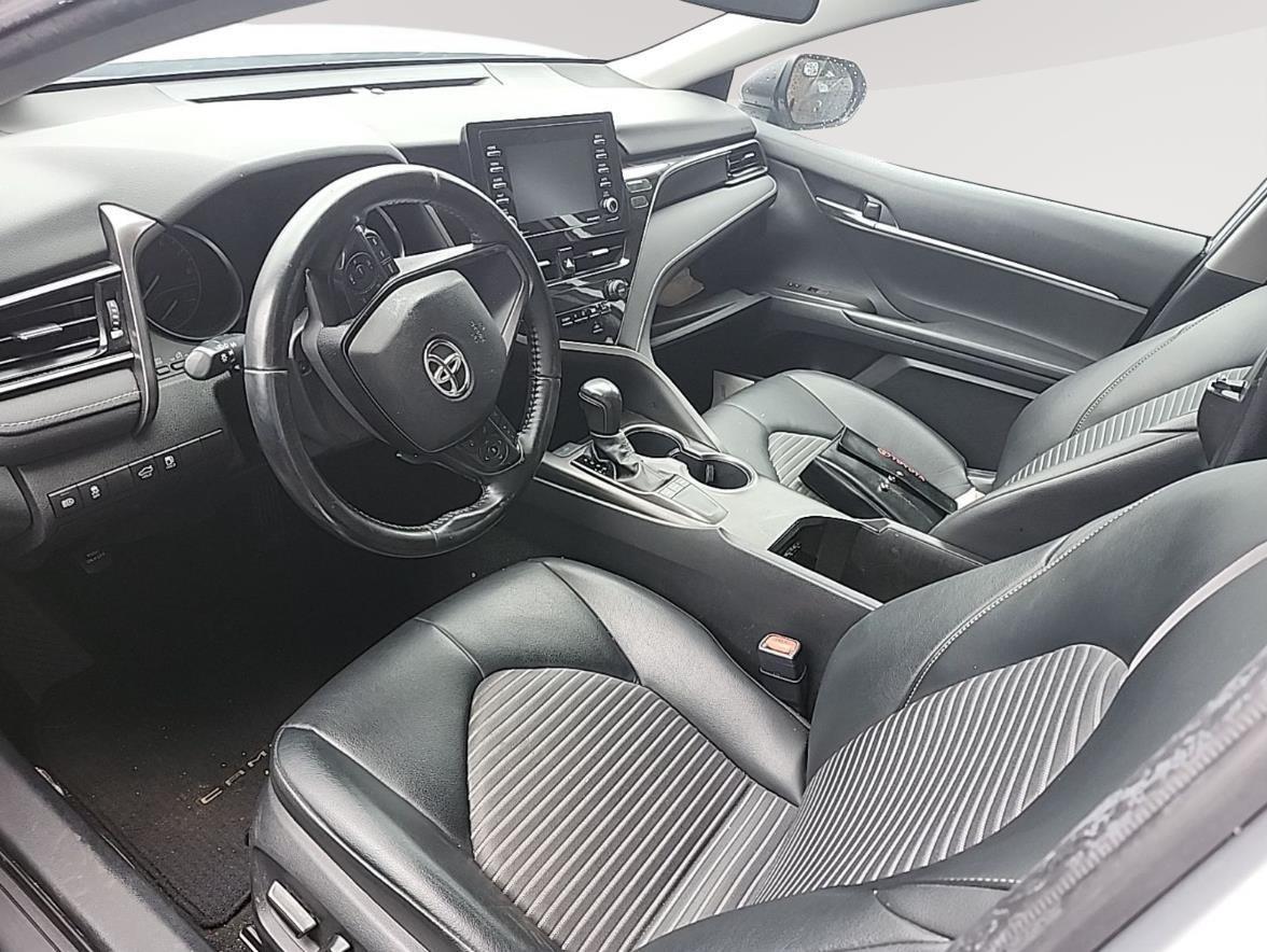 2022 Toyota Camry SE photo 4