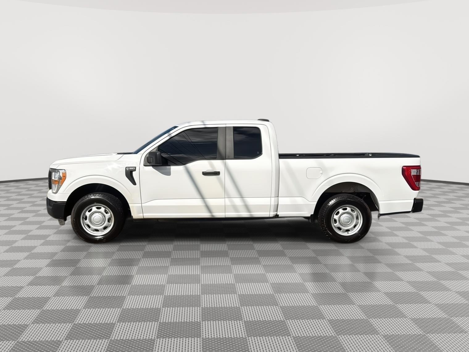 2022 Ford F-150 XL photo 2