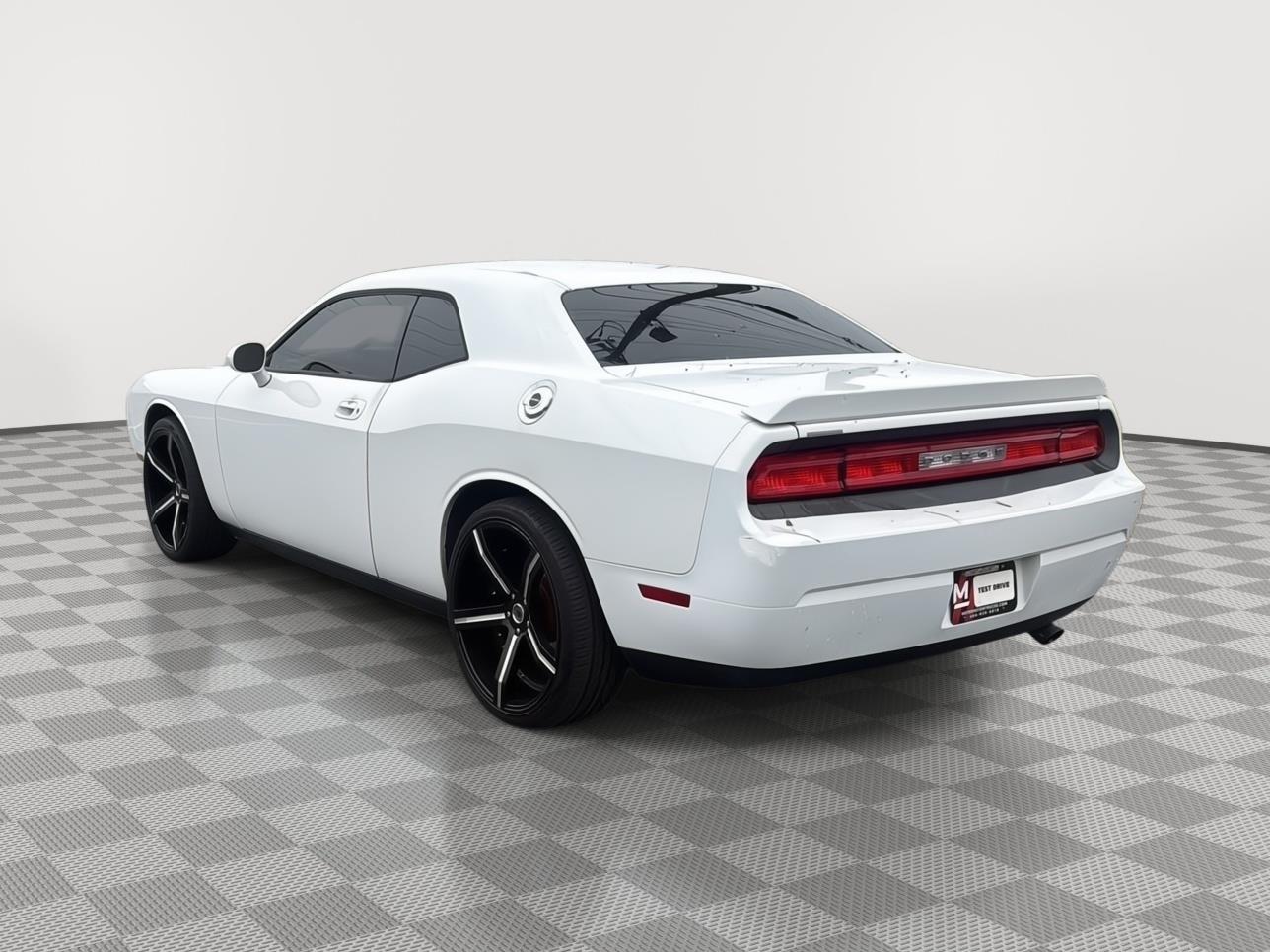 2010 Dodge Challenger SE photo 3