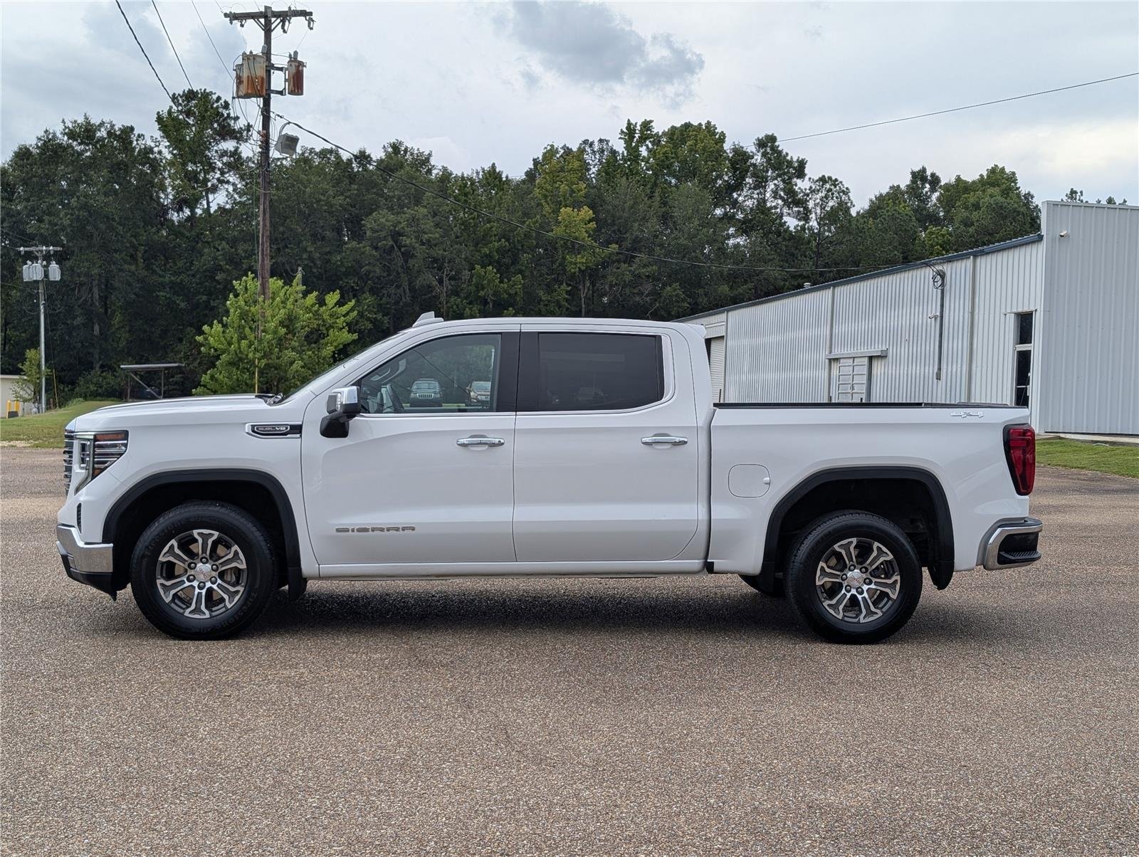 2024 Gmc Sierra 1500 SLT photo 2