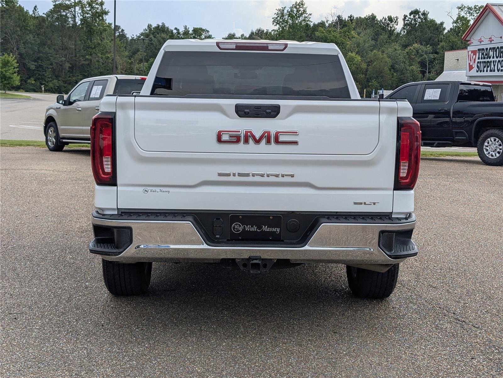 2024 Gmc Sierra 1500 SLT photo 4