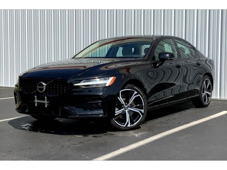 2024 Volvo S60 Core Dark Theme 