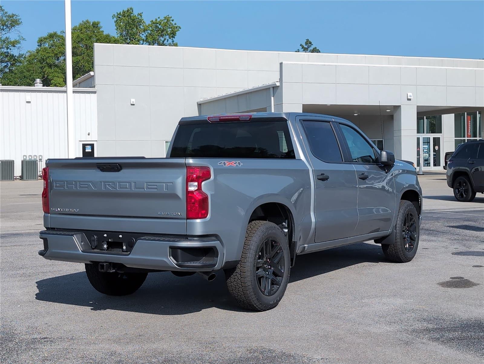 2025 Chevrolet Silverado 1500 Custom photo 3