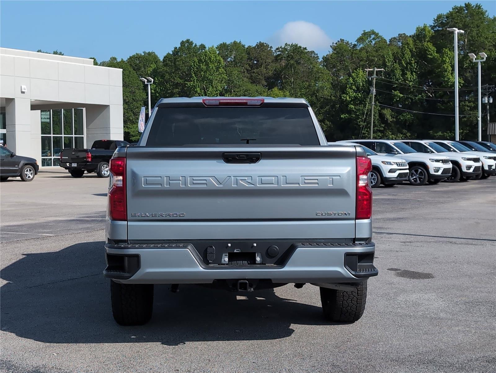 2025 Chevrolet Silverado 1500 Custom photo 4