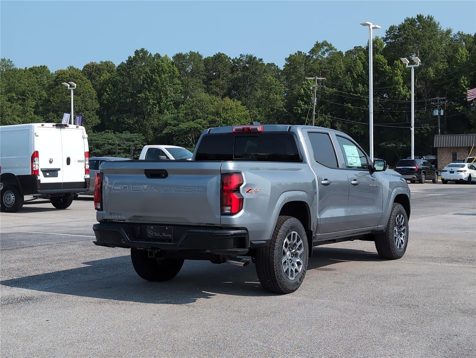 2025 Chevrolet Colorado Z71 photo 3