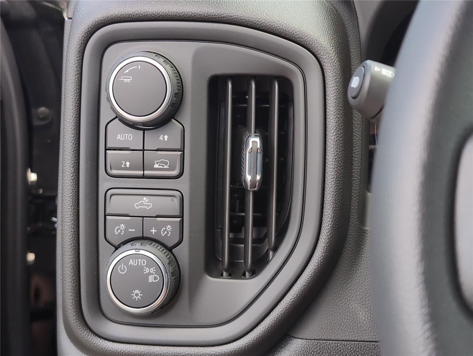 2025 Chevrolet Silverado 1500 Custom photo 21