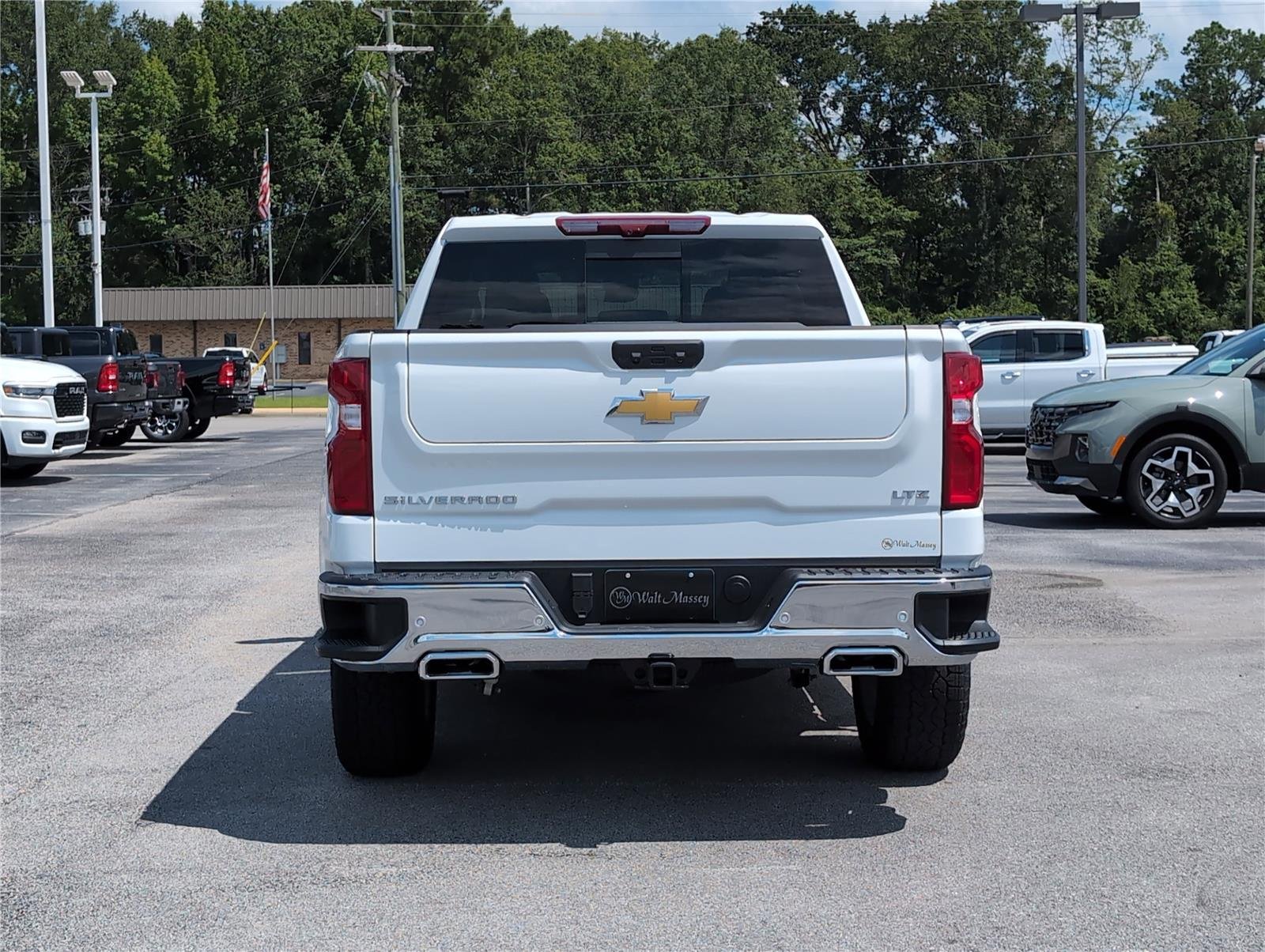 2025 Chevrolet Silverado 1500 LTZ photo 4
