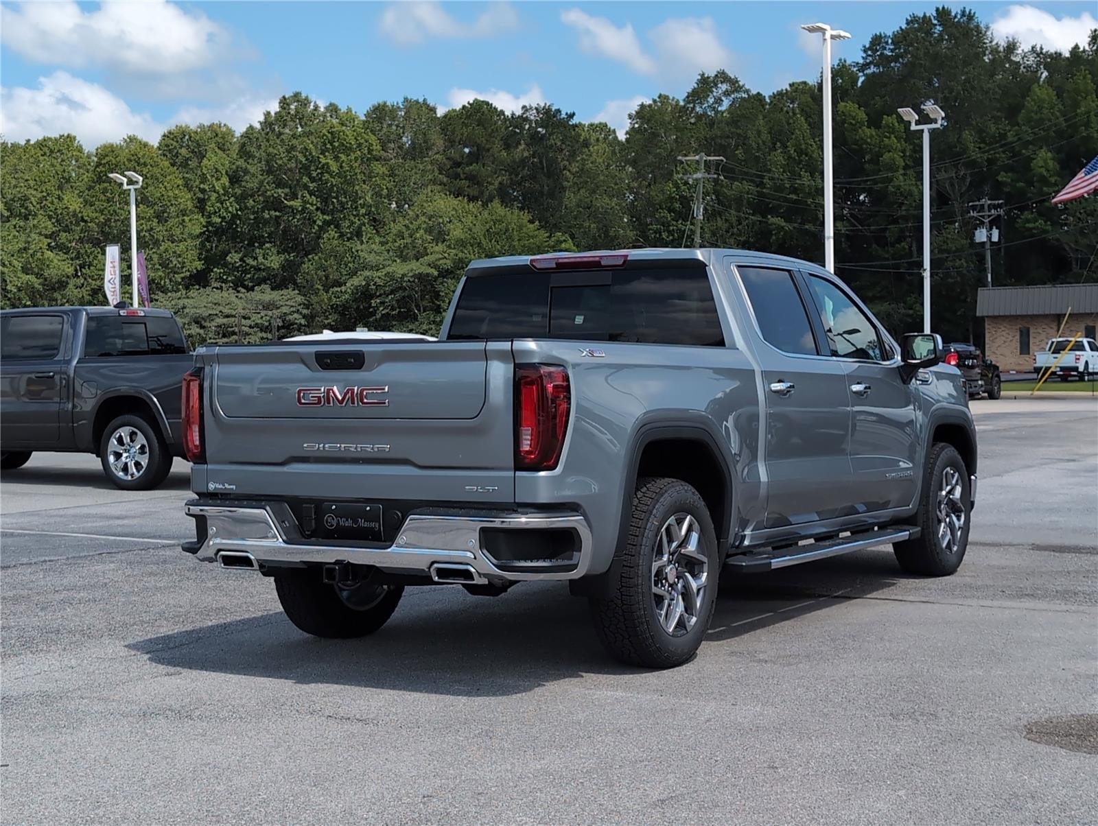 2026 Gmc Sierra 1500 SLT photo 3