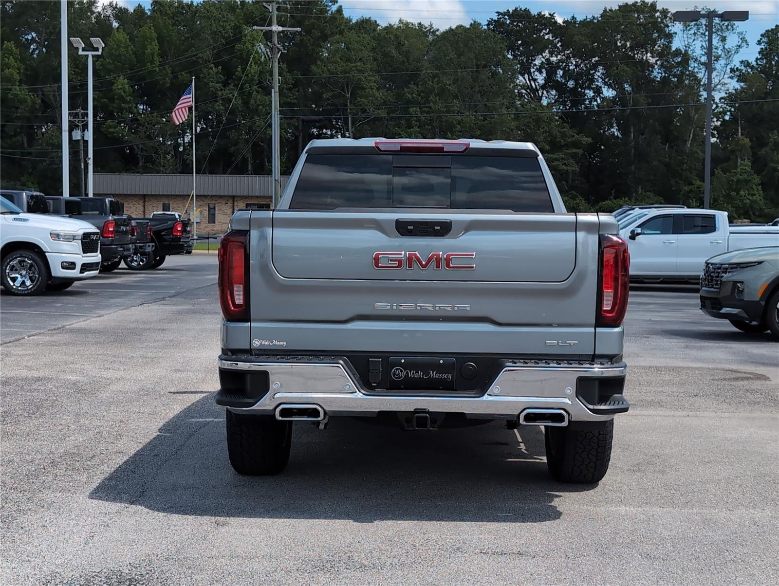 2026 Gmc Sierra 1500 SLT photo 4