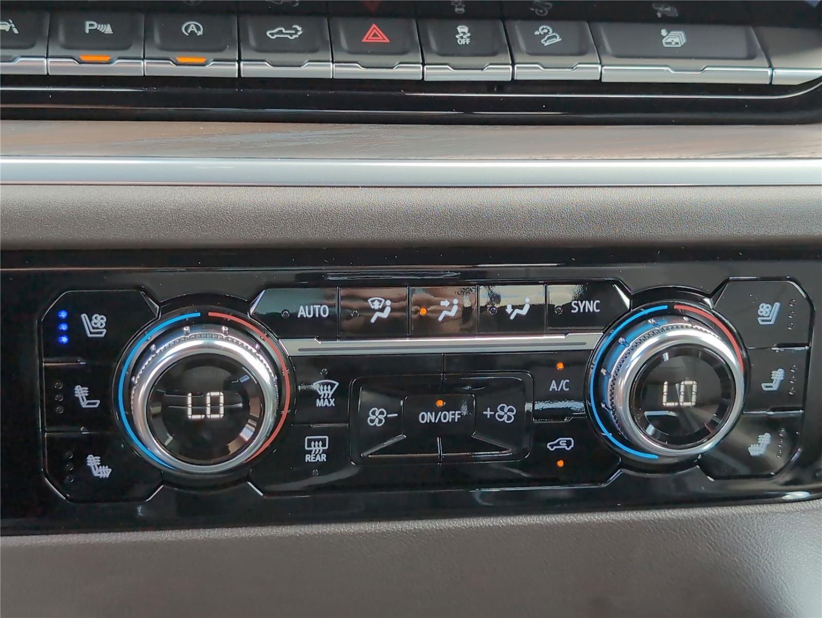 2026 Gmc Sierra 1500 SLT photo 16
