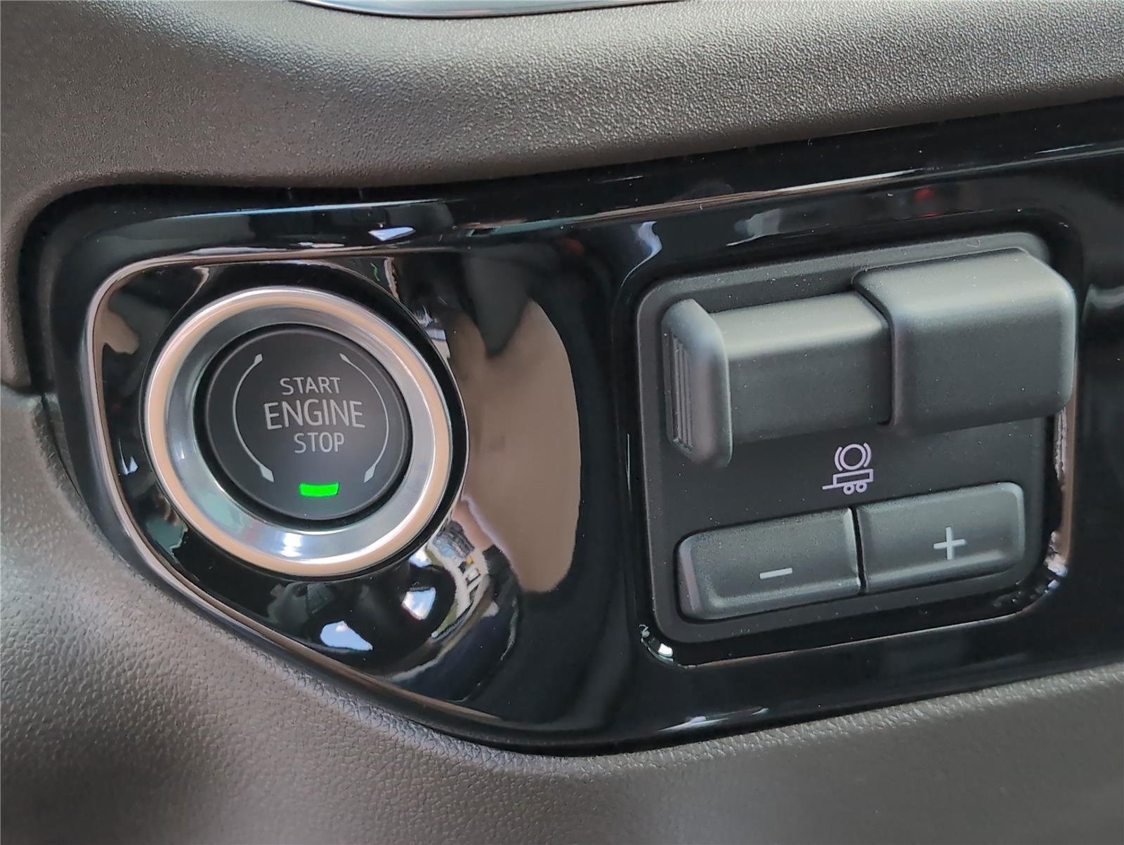 2026 Gmc Sierra 1500 SLT photo 18