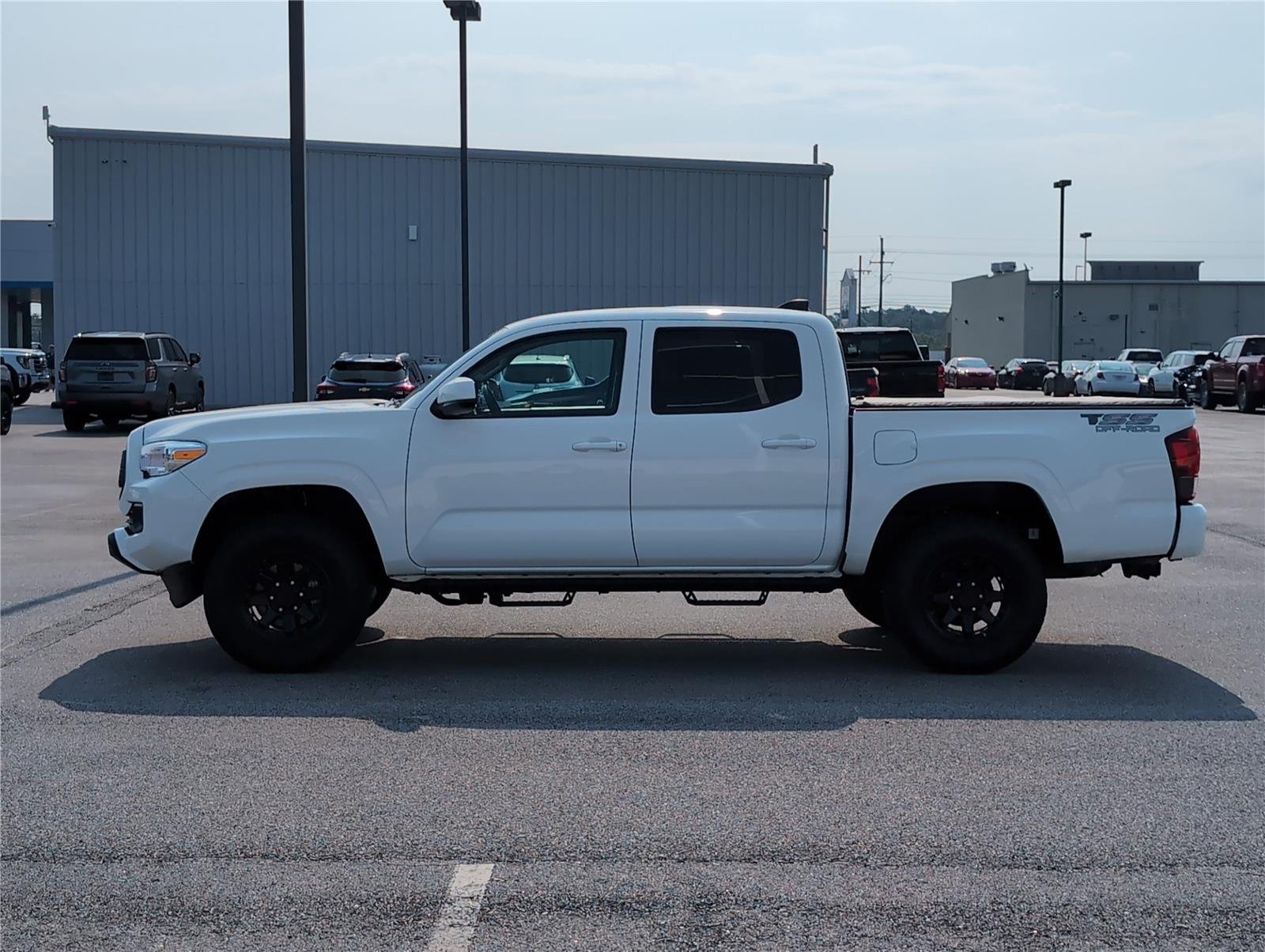 2023 Toyota Tacoma SR photo 2