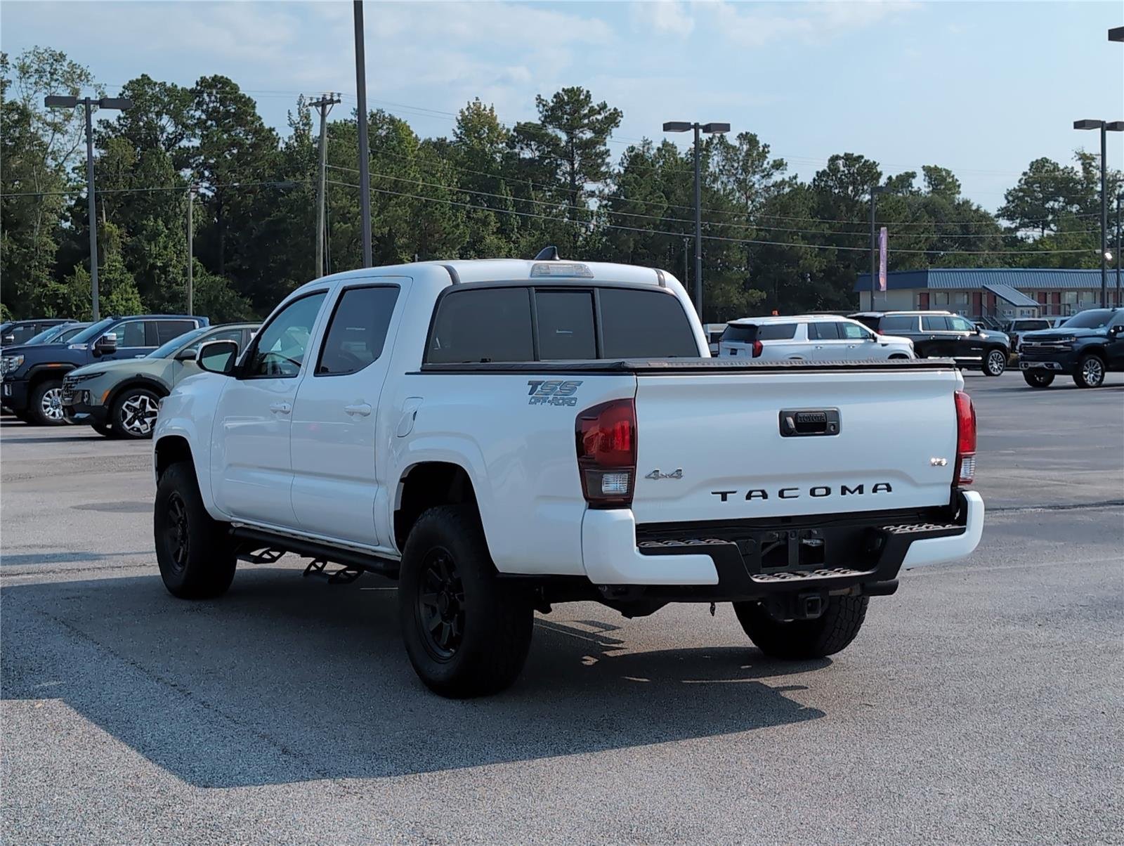2023 Toyota Tacoma SR photo 3