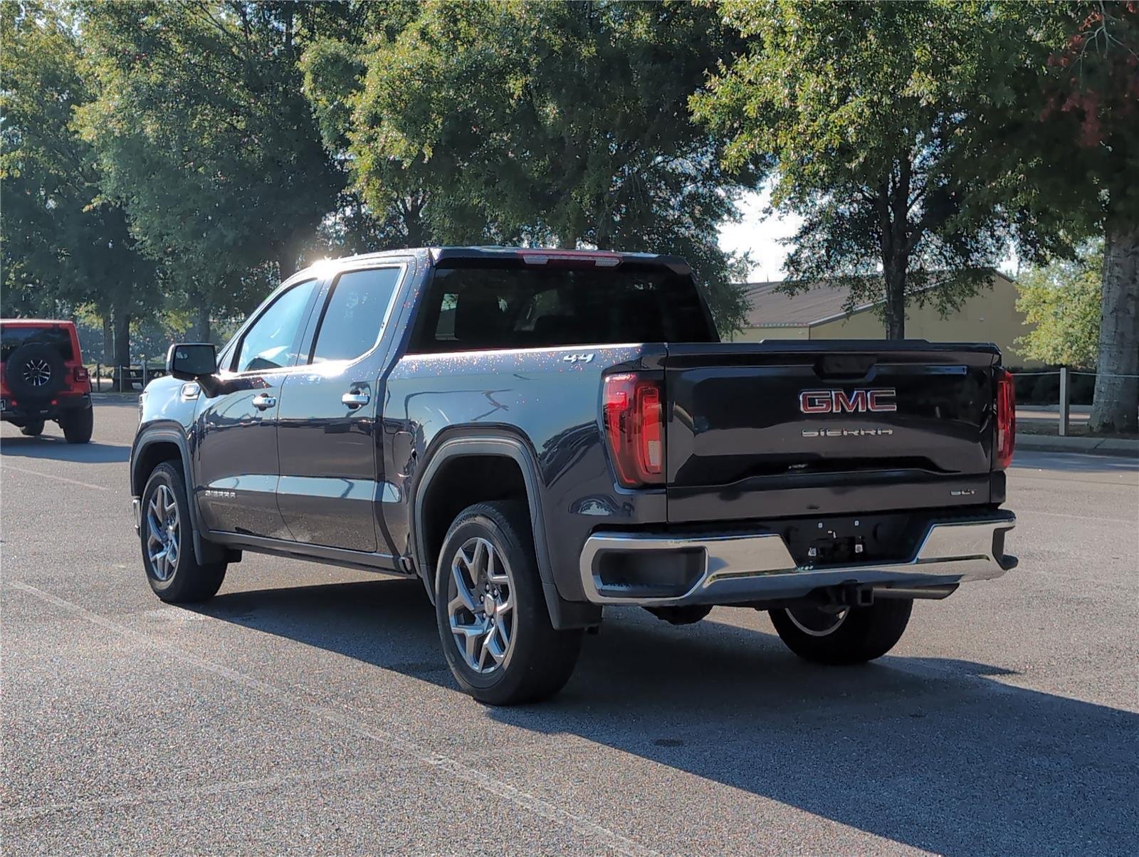 2023 Gmc Sierra 1500 SLT photo 3