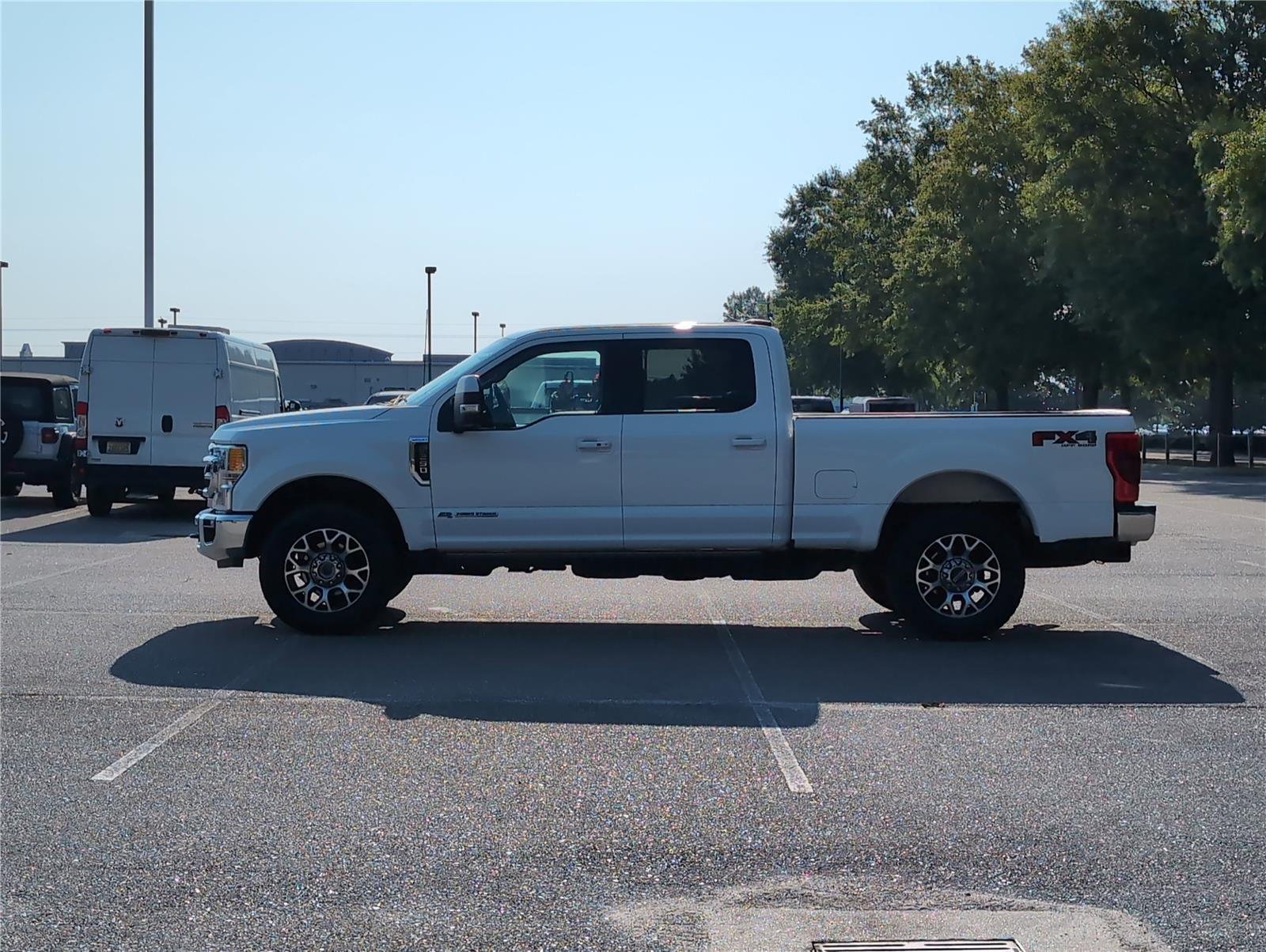 2022 Ford F-250 Lariat photo 2