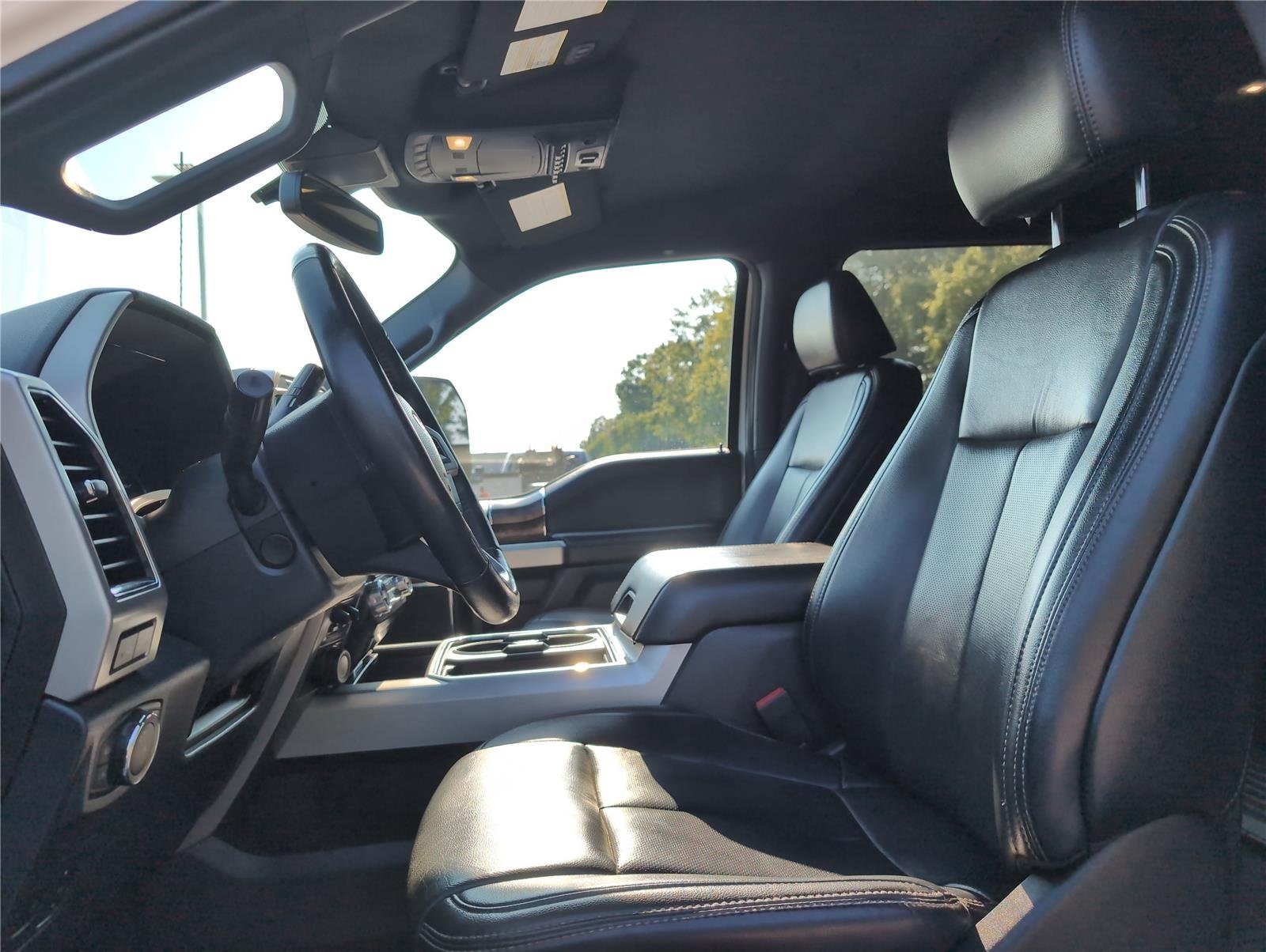 2022 Ford F-250 Lariat photo 9